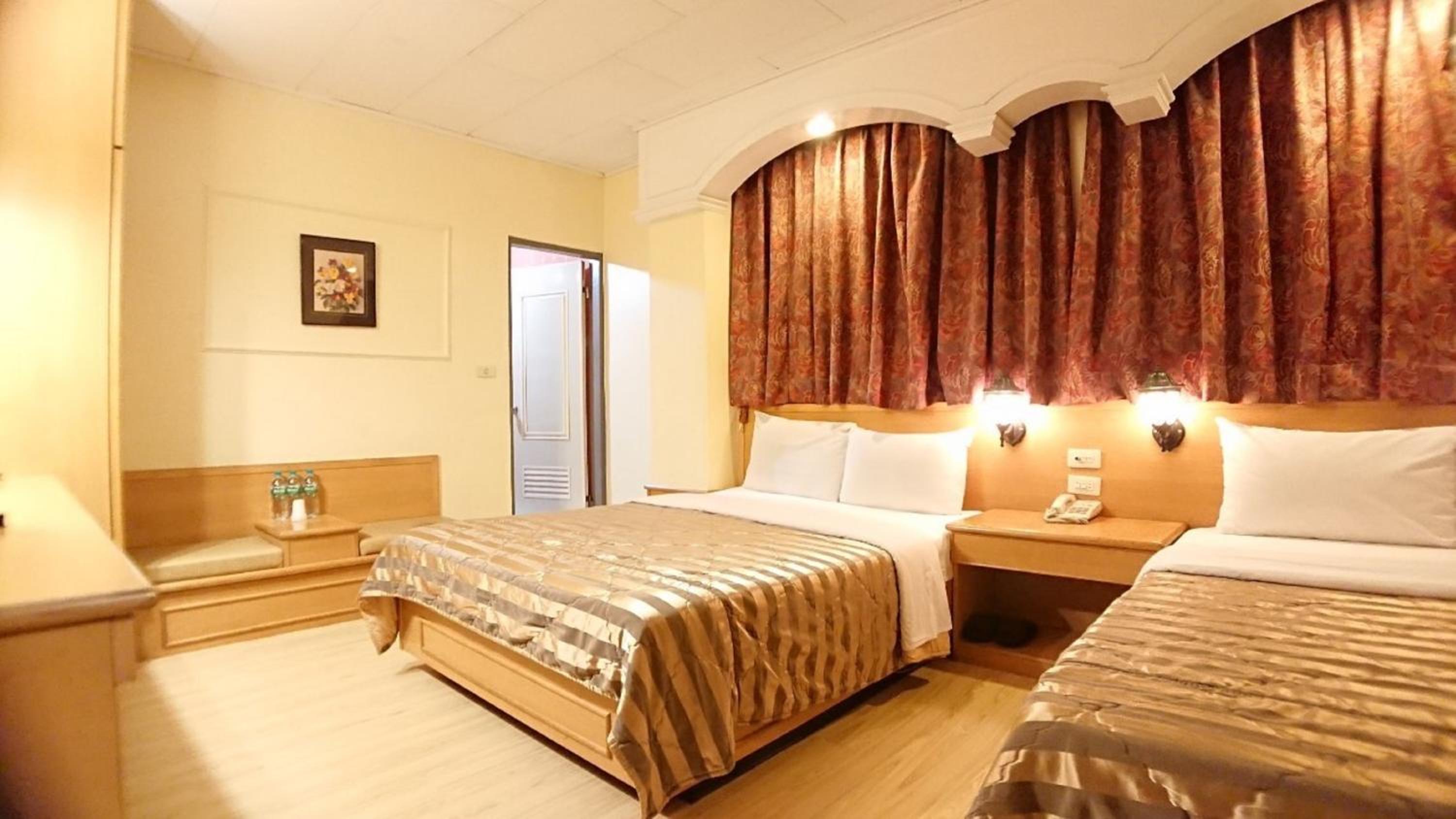 Quadruple Room with Bath photo 1