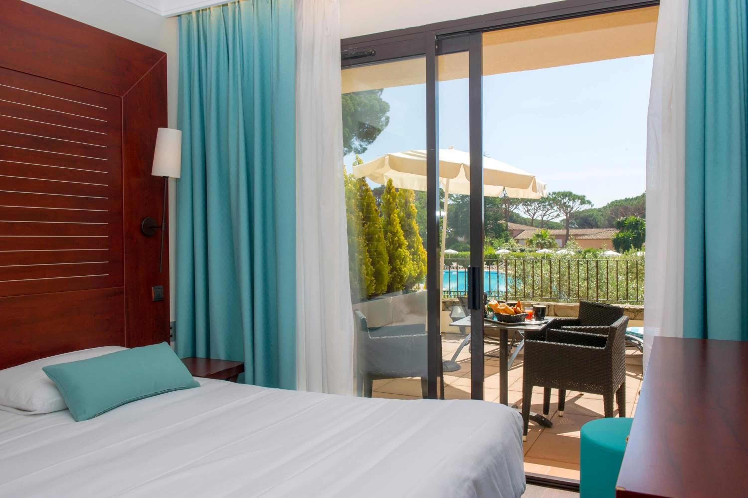 Superior Double Room with Pool View photo 1