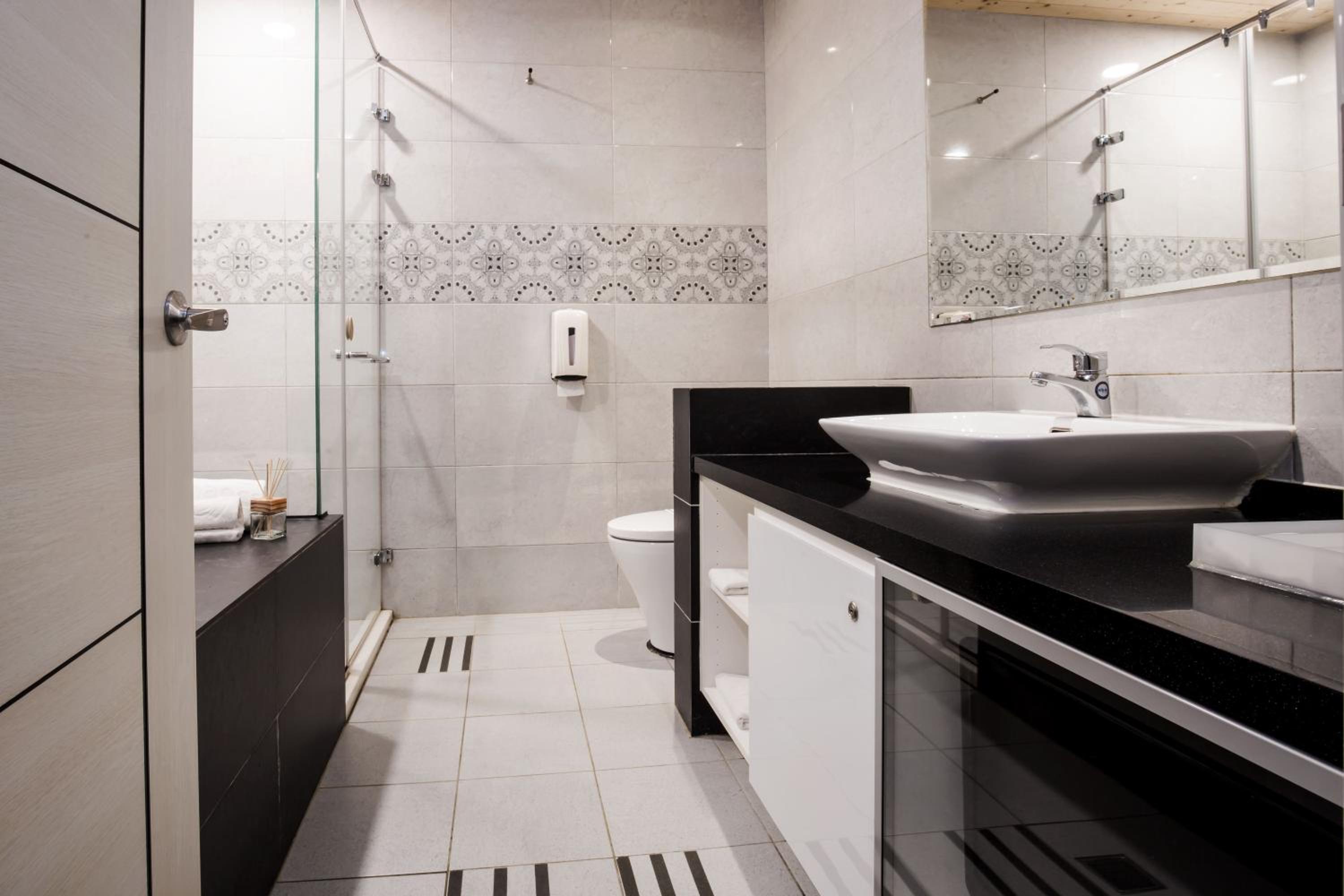 Business Double Room - Photo 3