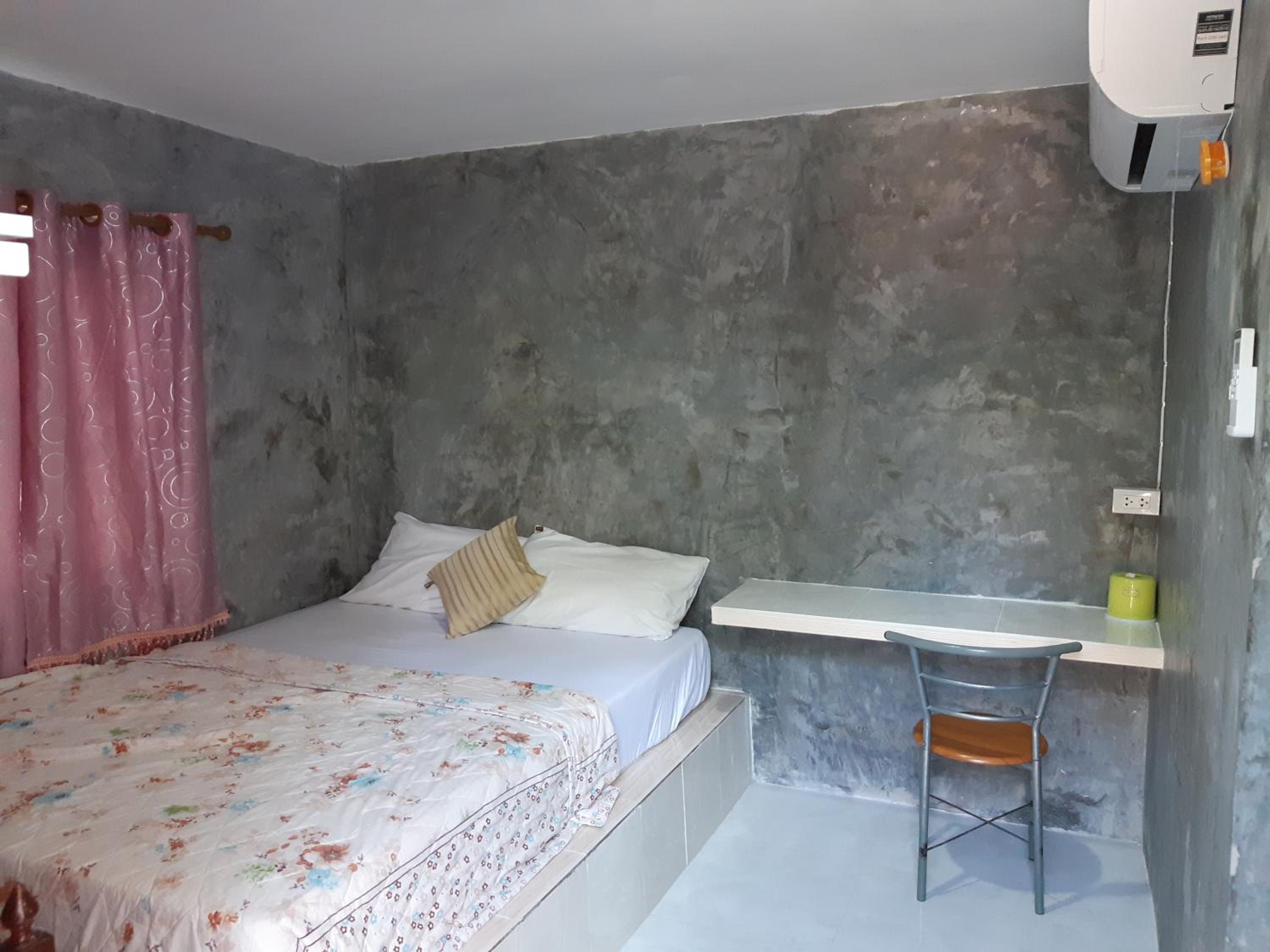Standard Queen Room - Photo 4