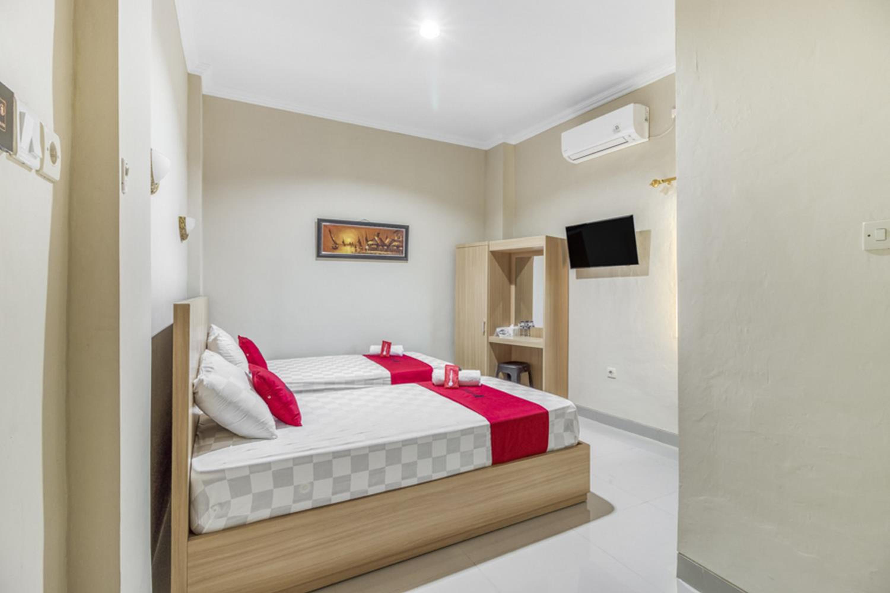 Twin Room - Photo 1
