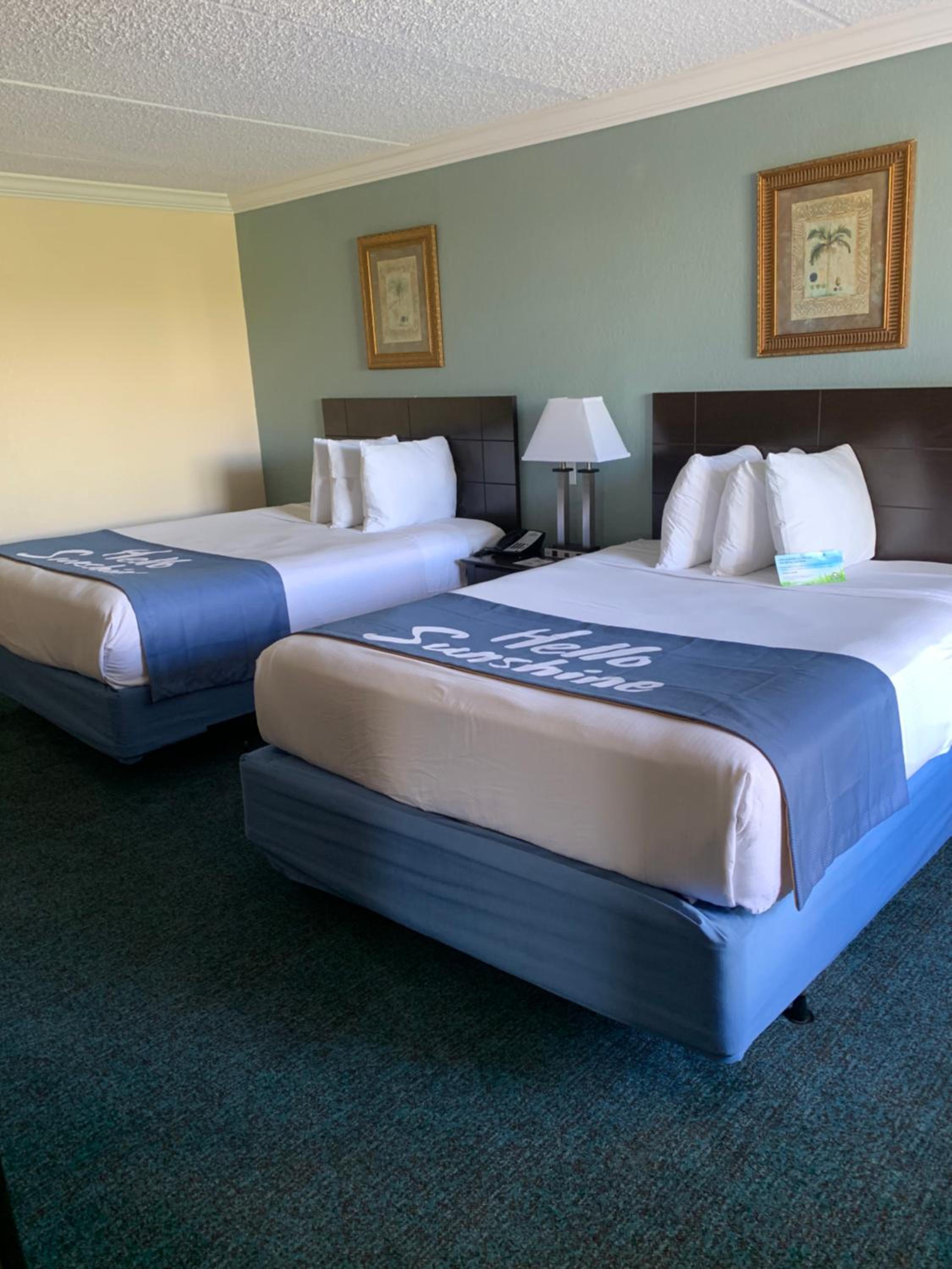 Deluxe Studio Suite with Two Double Beds - Non-Smoking
