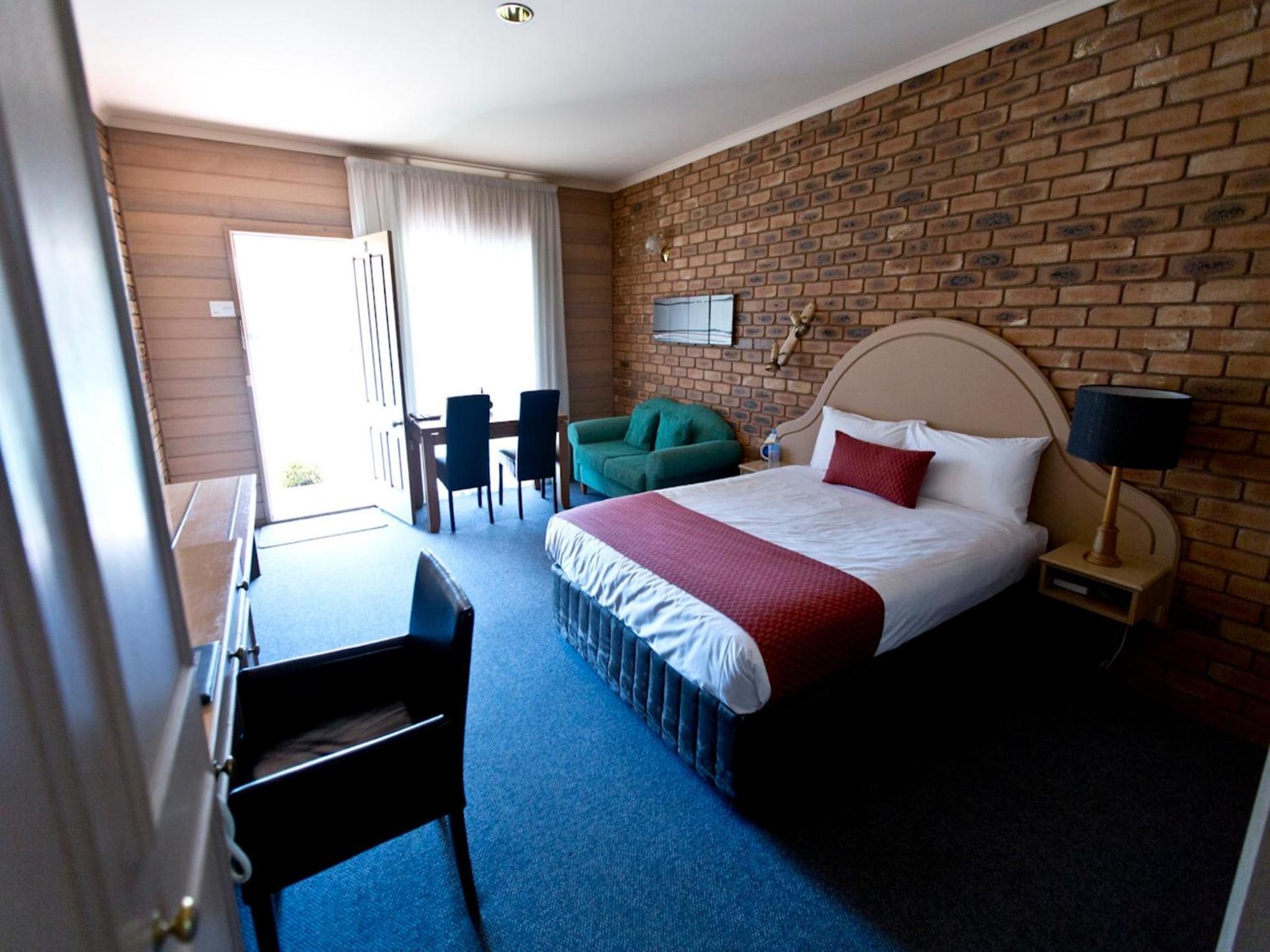 Queen Room - Non-Smoking photo 2