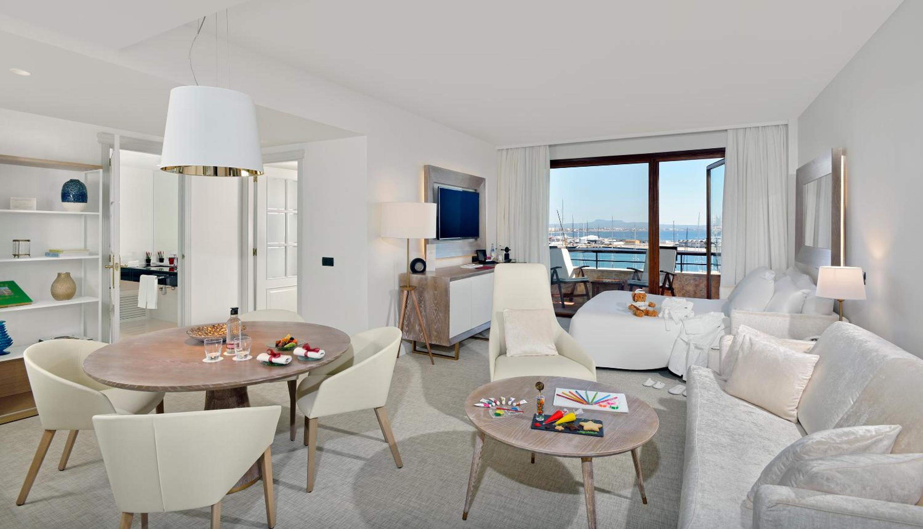 Red Level Presidential Suite with Sea and Cathedral View