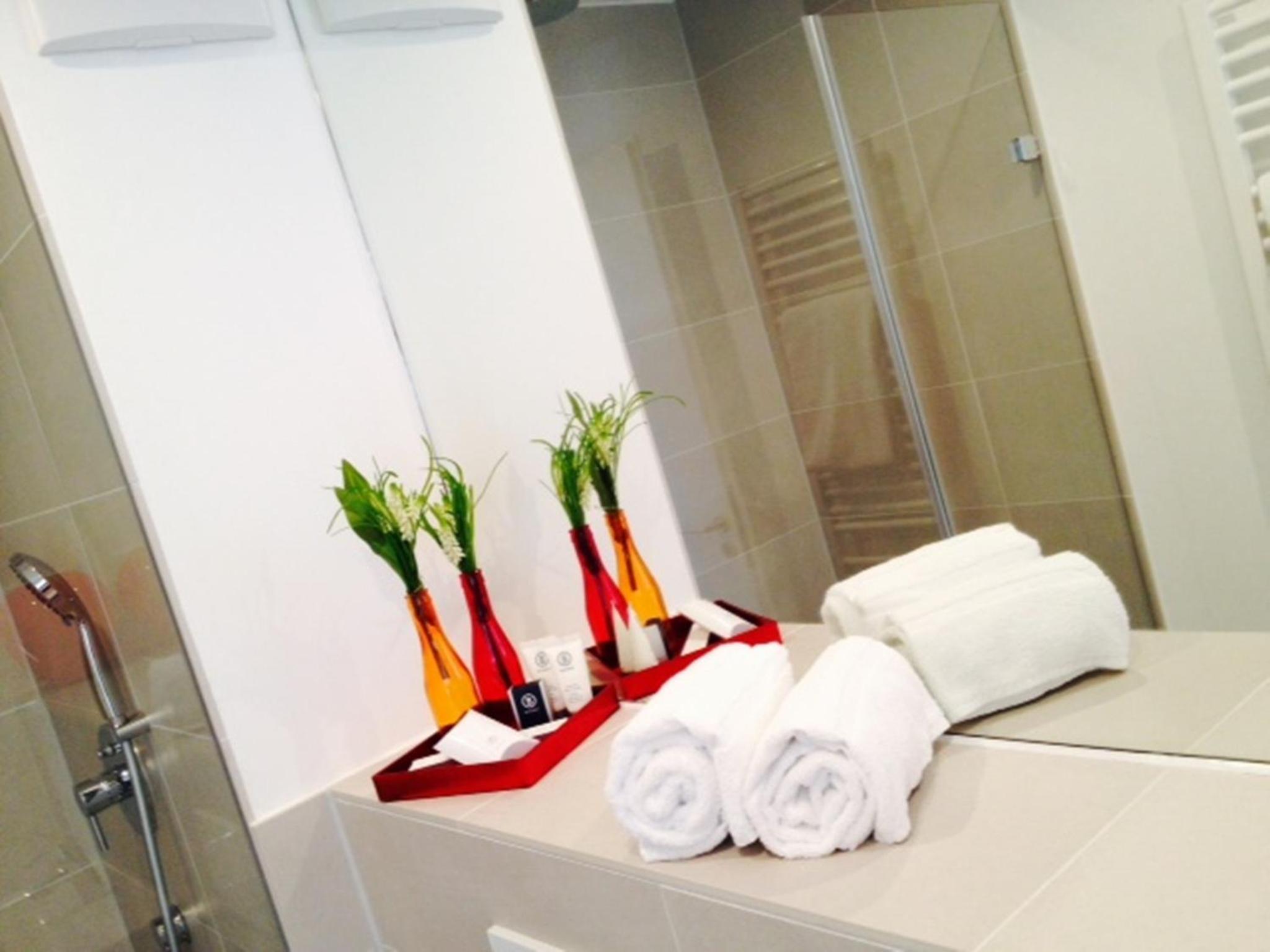 Double Room - Photo 7