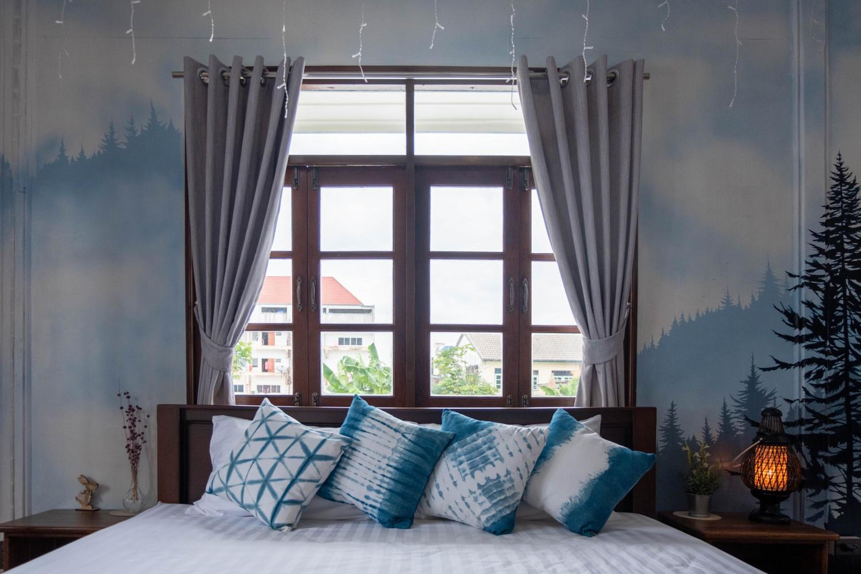 Deluxe Family Room - Photo 10