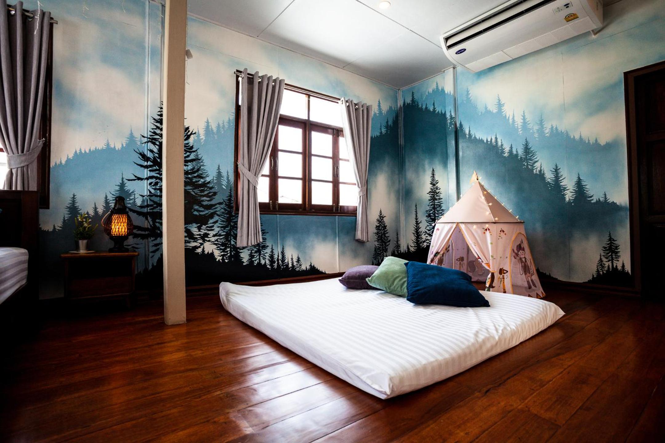 Deluxe Family Room - Photo 6