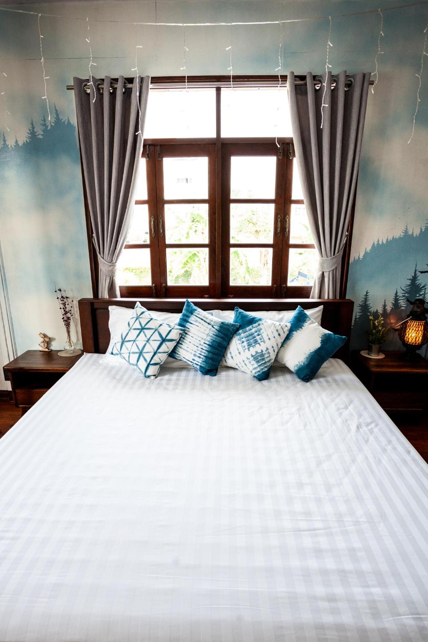 Deluxe Family Room - Photo 13
