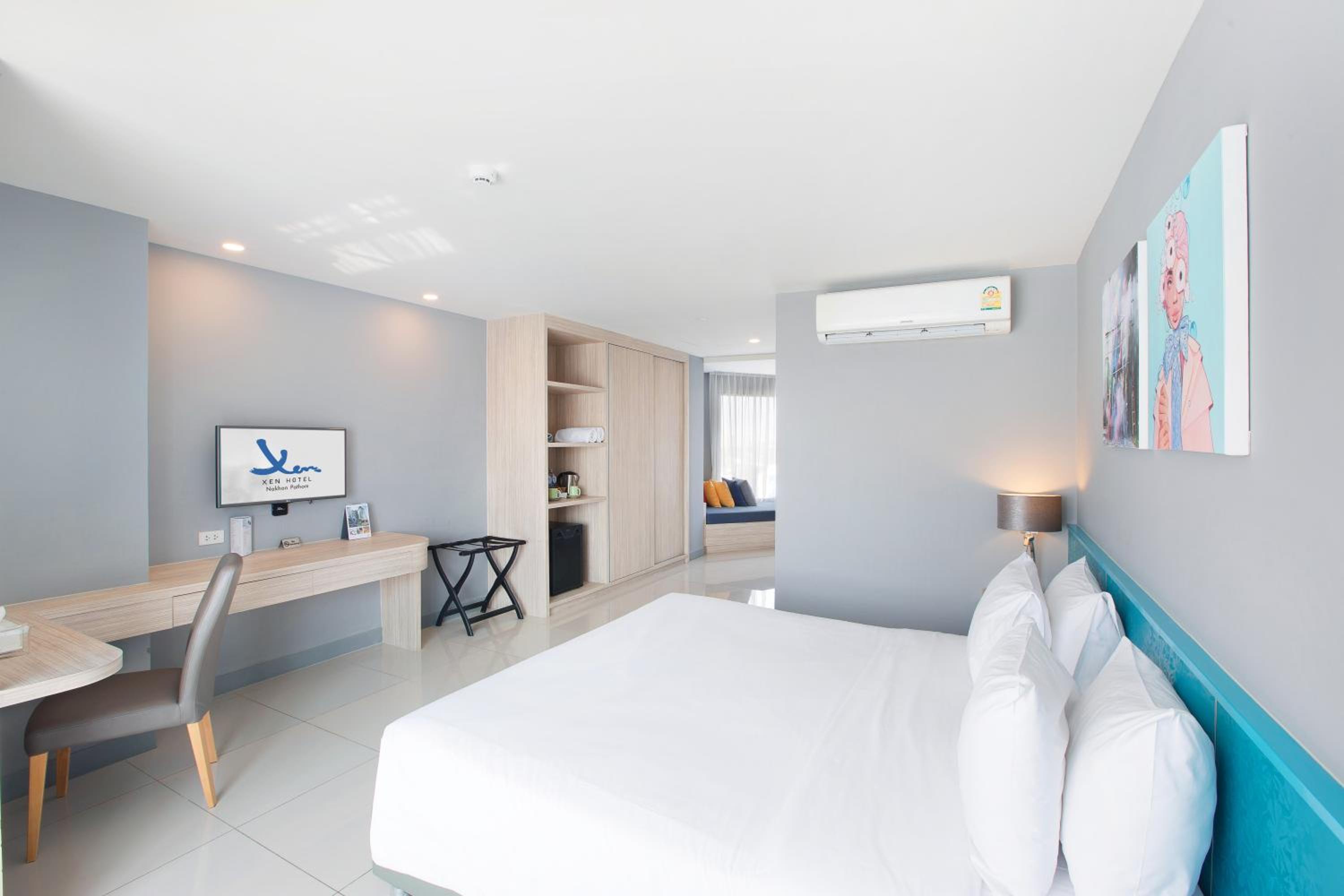Deluxe Double or Twin Room - Photo 11