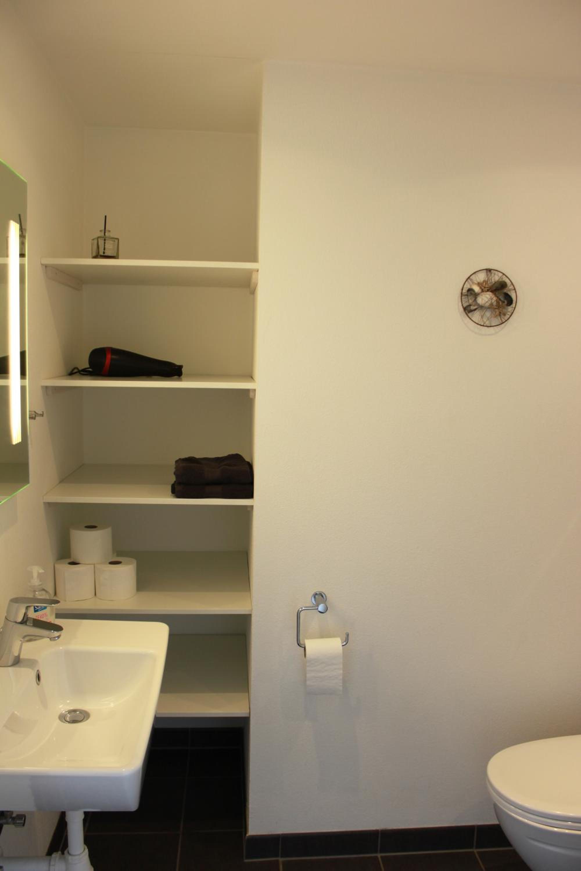 Studio Apartment - Photo 5