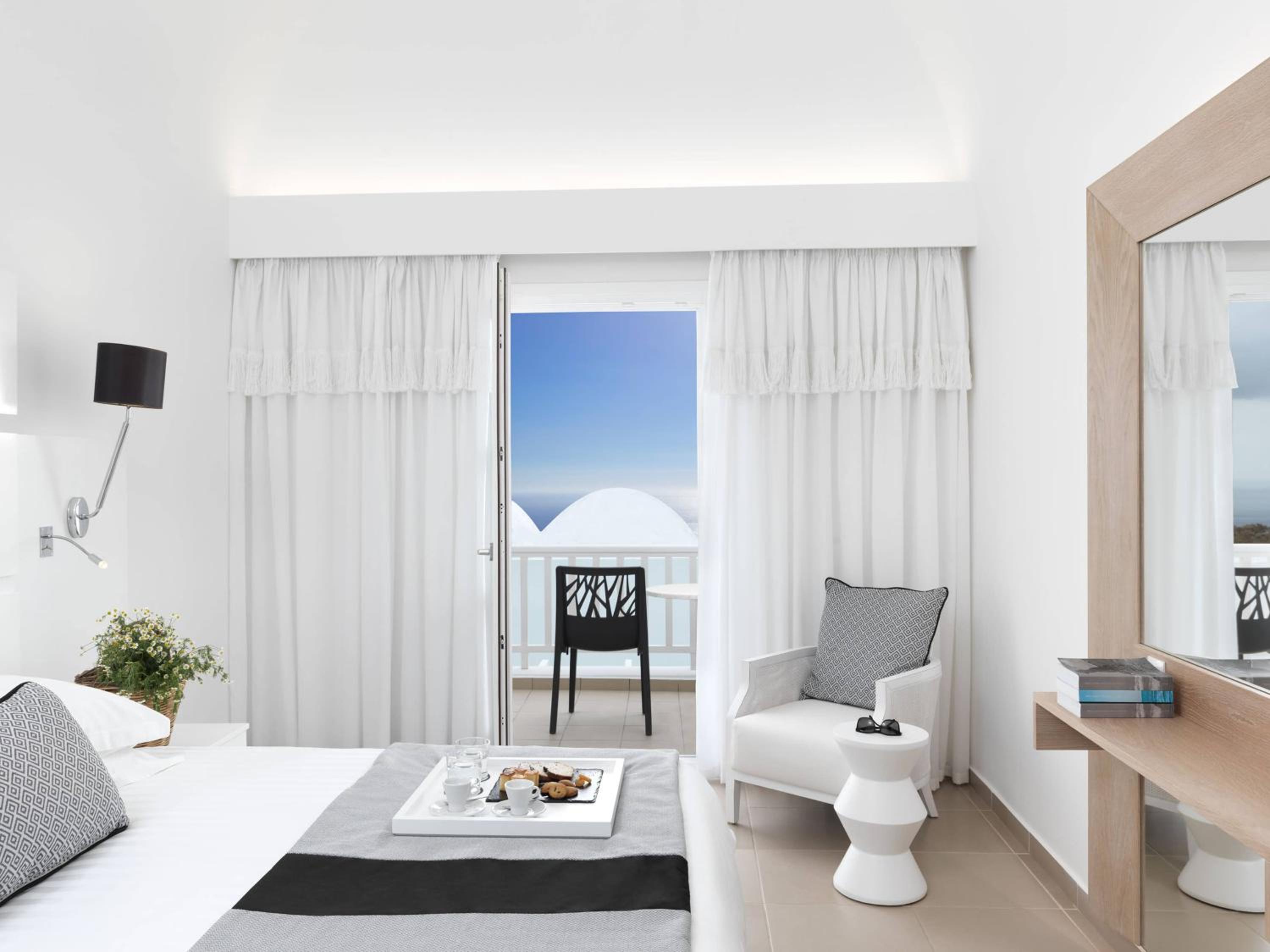 Double Room with Balcony - Photo 2