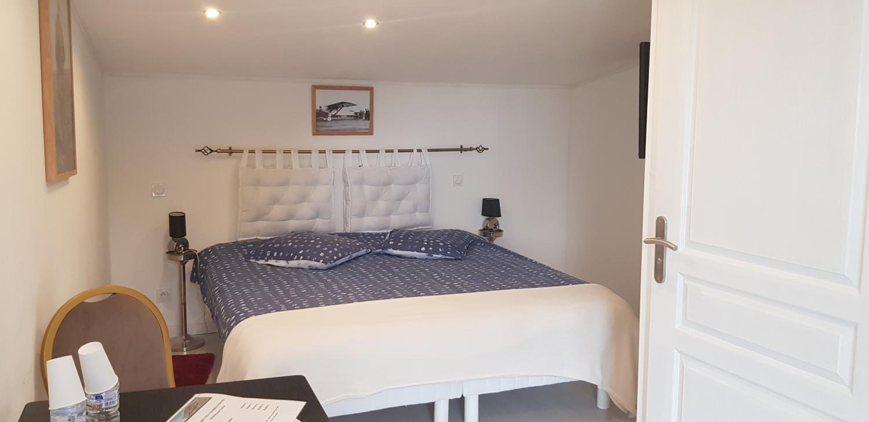 Double Room with Private Bathroom - Photo 1
