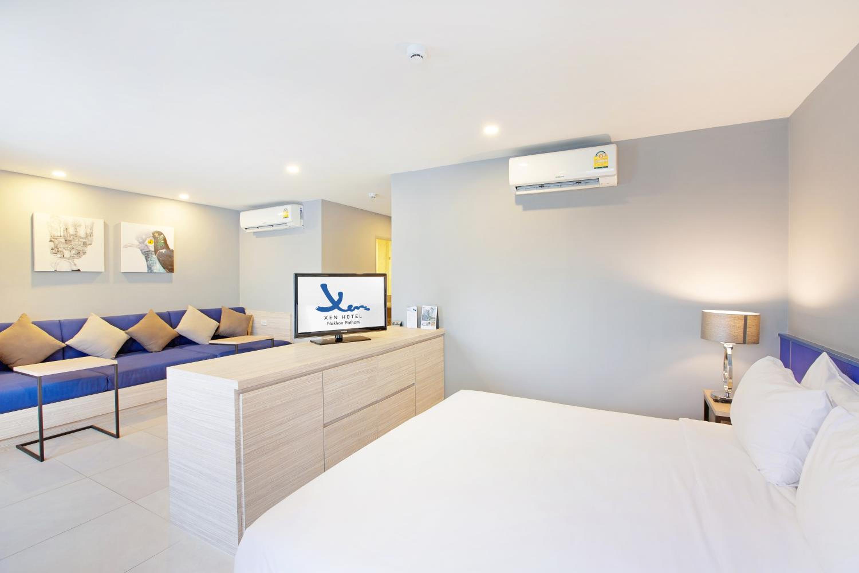 Deluxe Premium Room - Photo 8