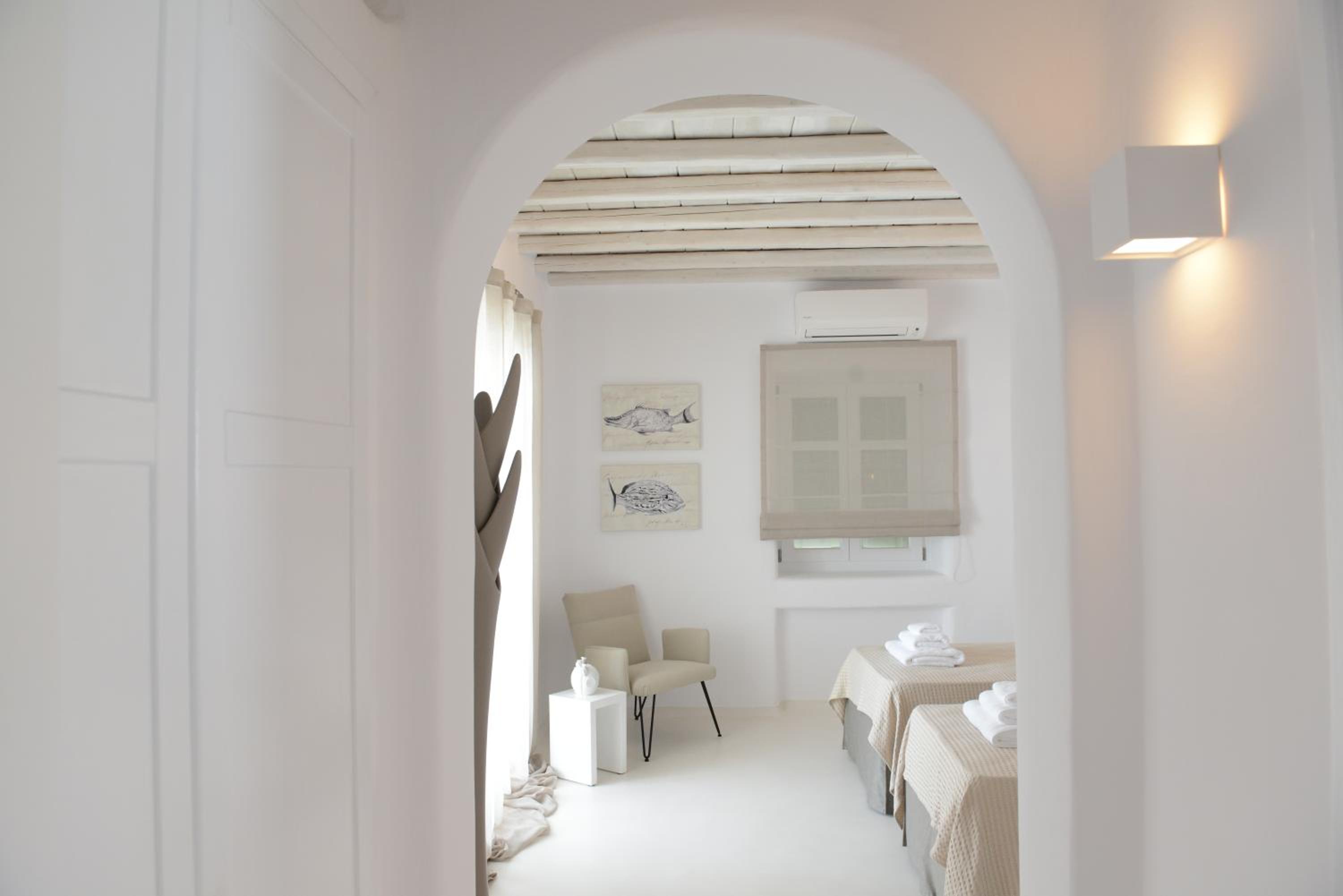 Villa with Private Pool - Photo 41