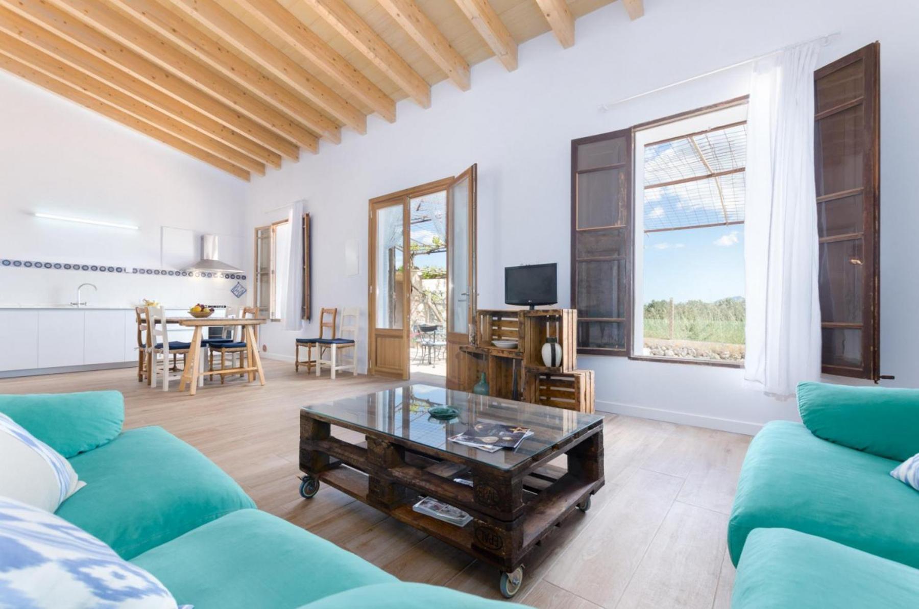 Villa photo 3