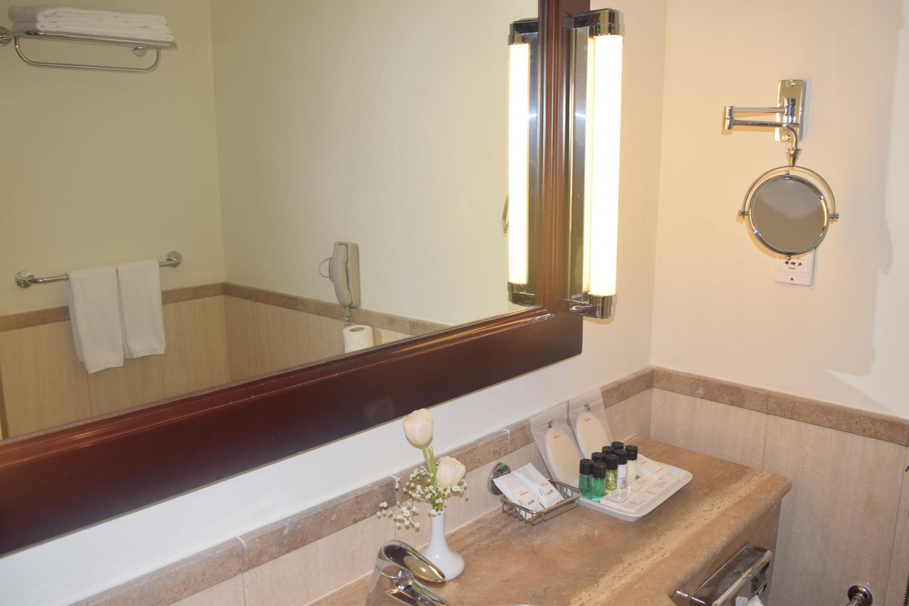 Premium Quadruple Room - Photo 6
