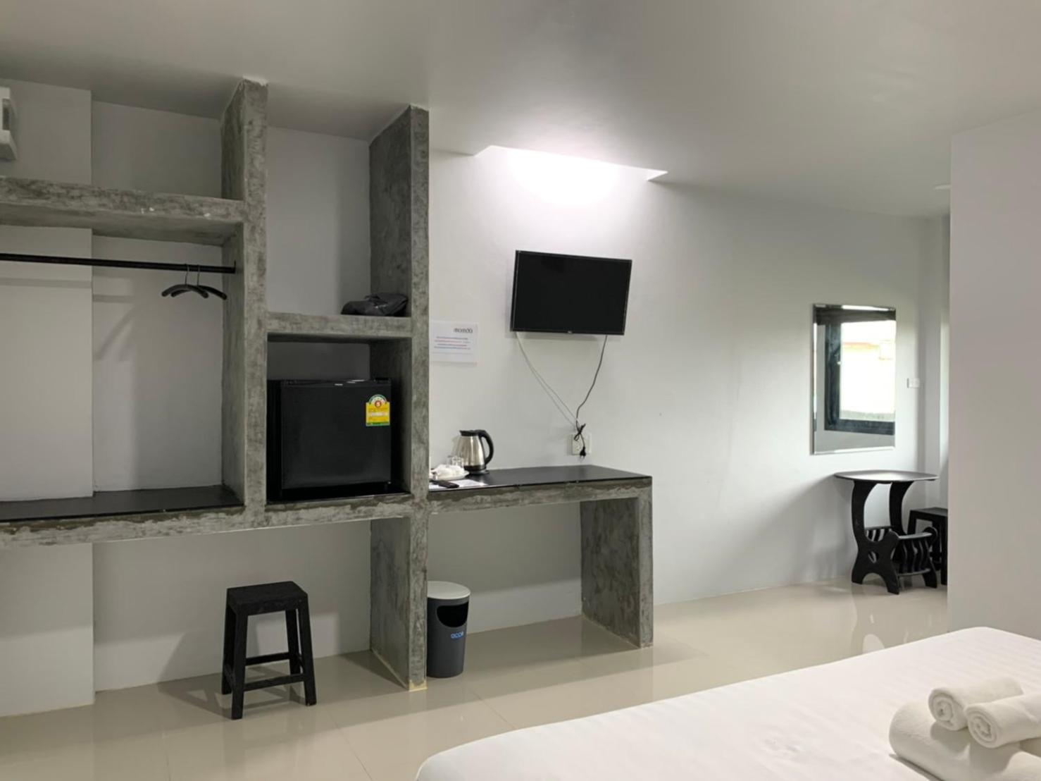 Small Double Room - Photo 10
