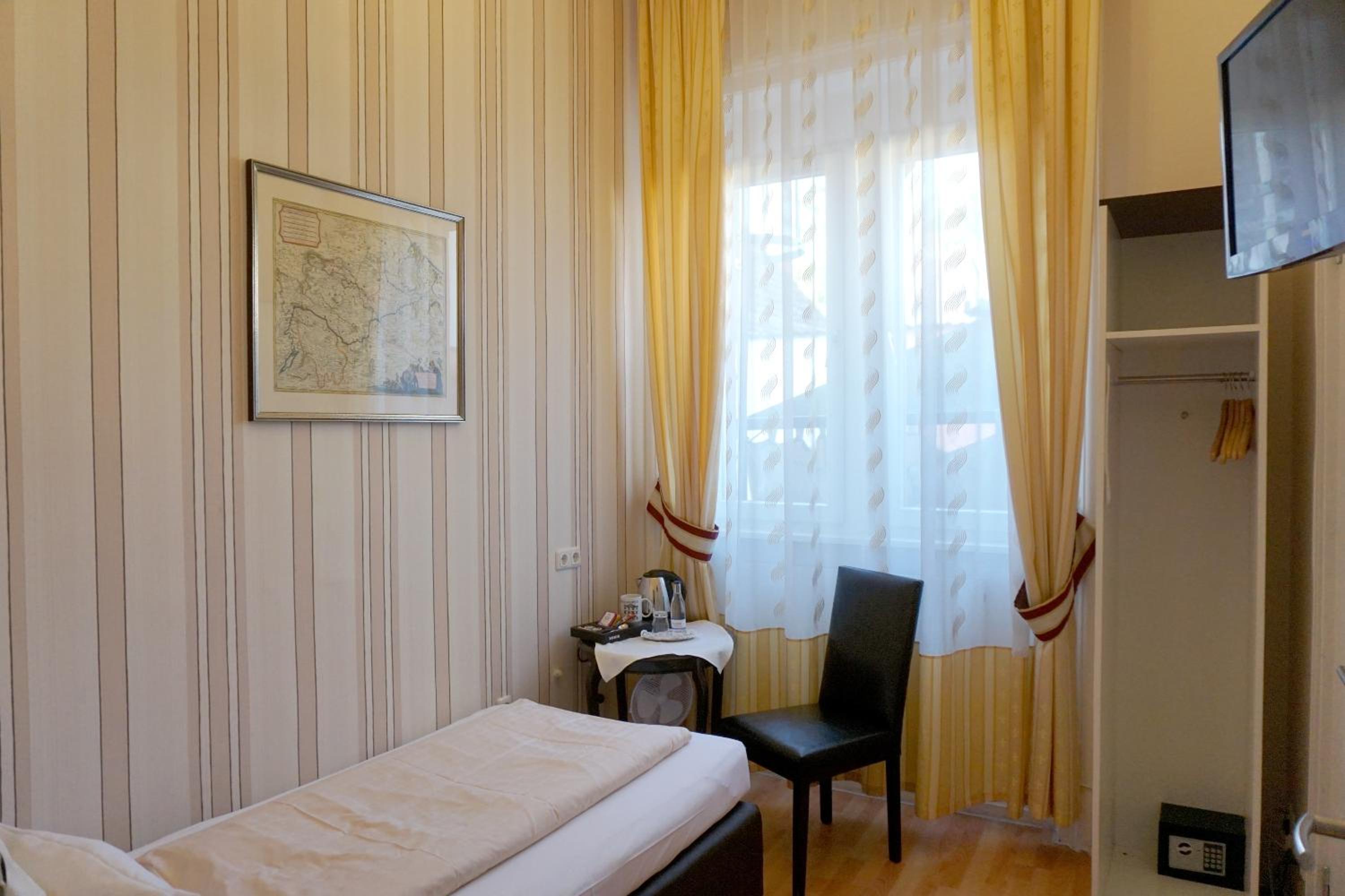 Standard Single Room