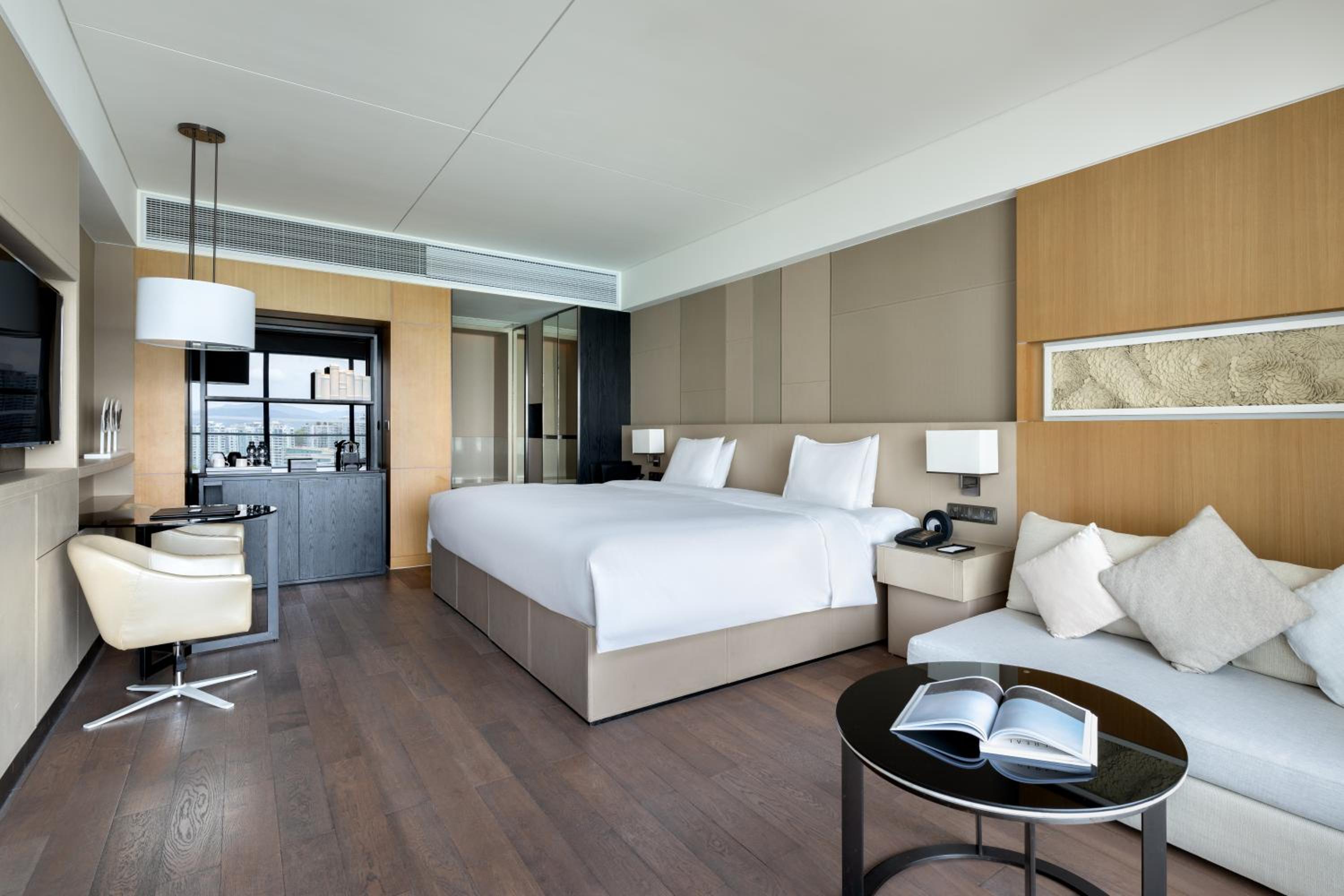 Elegant Grand Ocean Super King Room