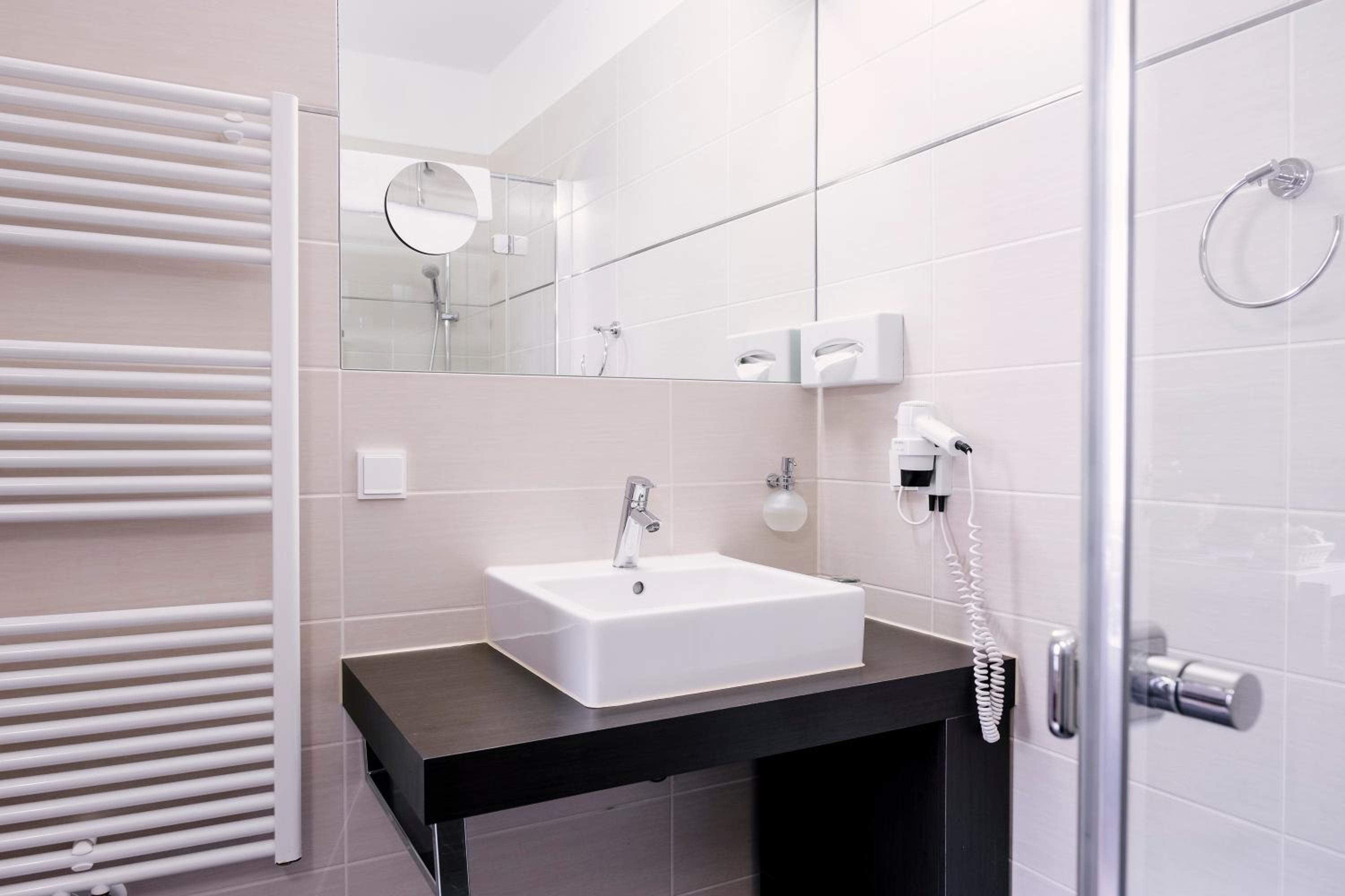 Standard Double Room - Villa Exclusiv thumbnail 5