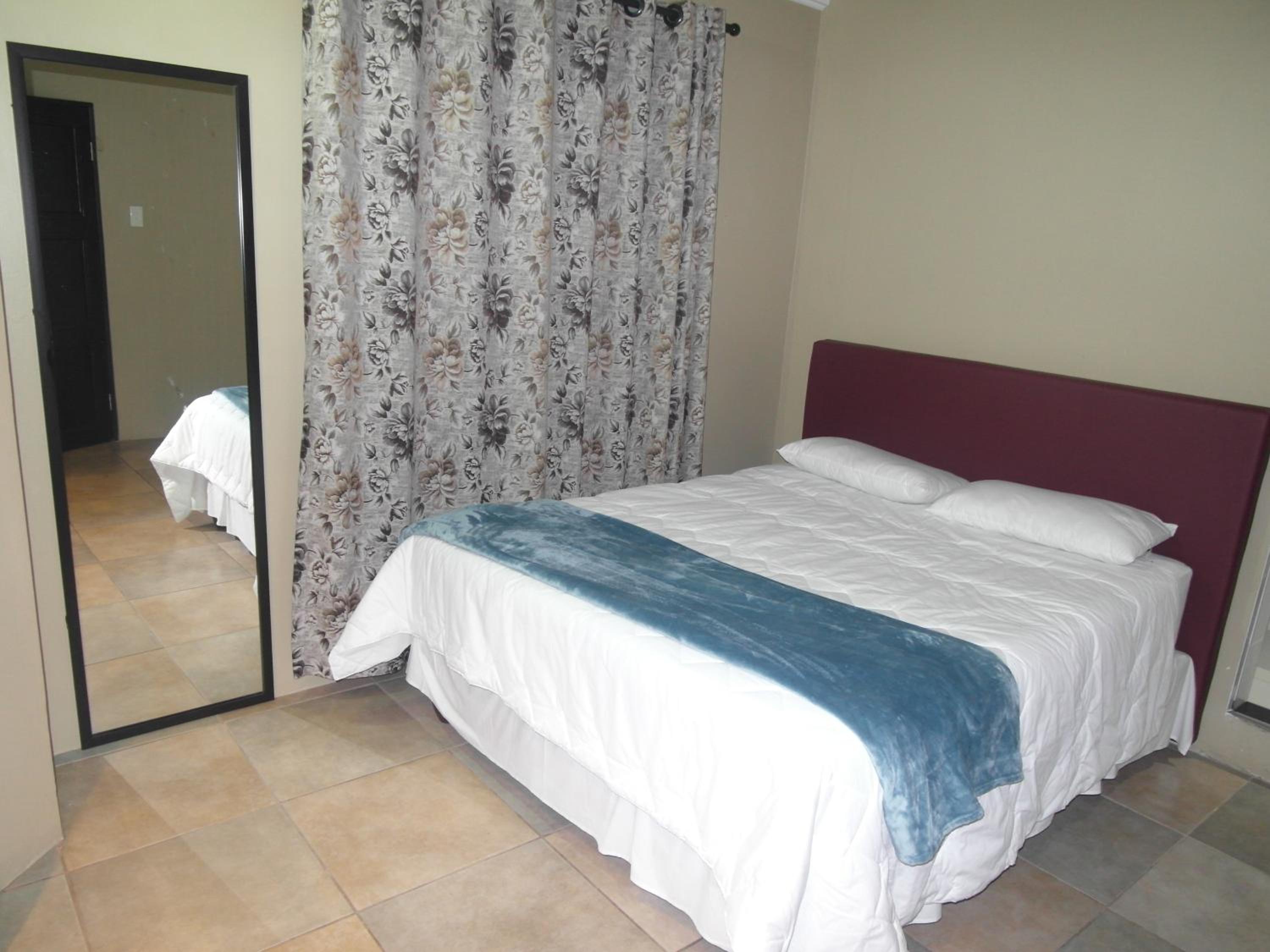 Superior Queen Room photo 1
