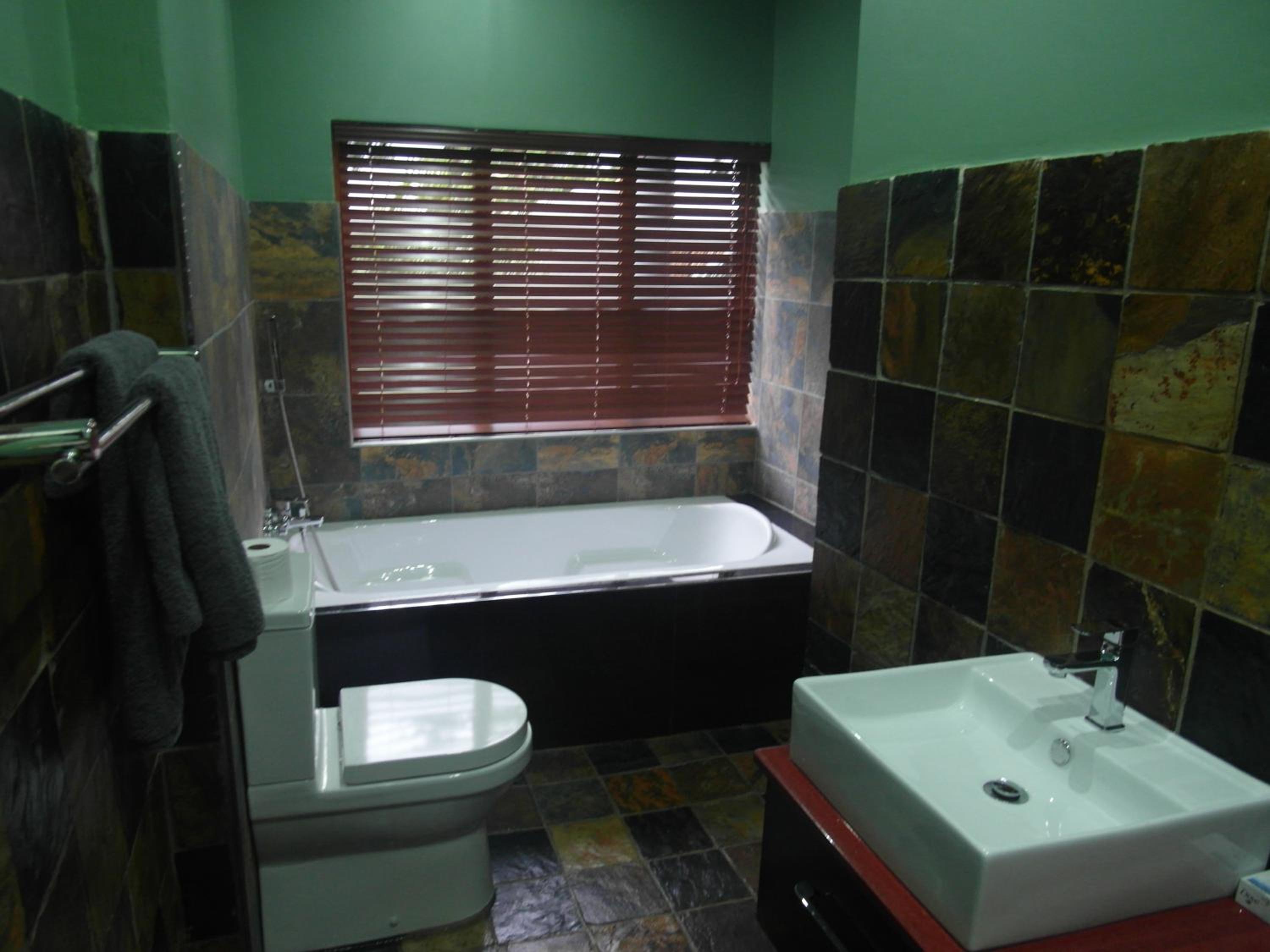 Standard King Room photo 2