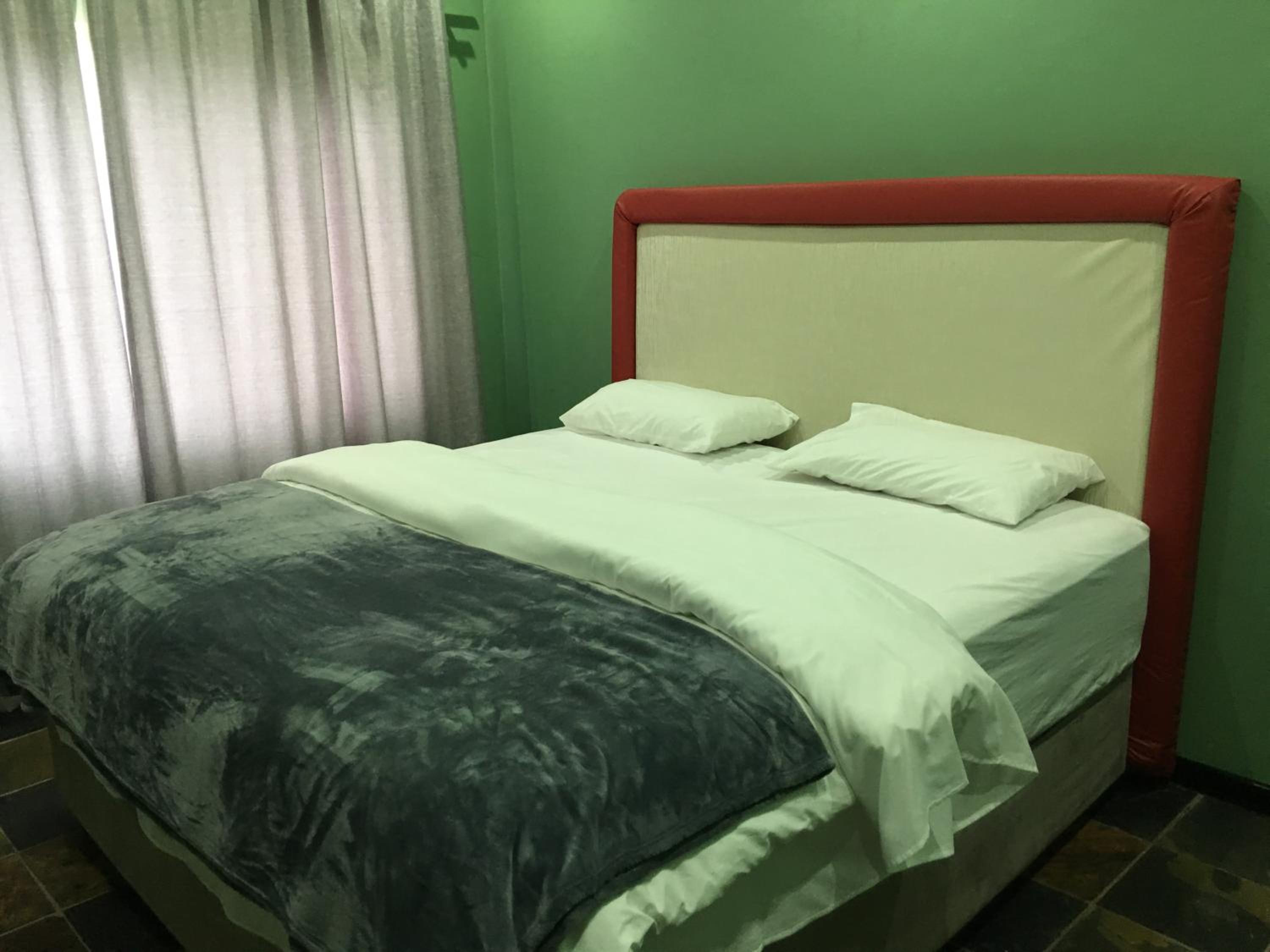Standard King Room photo 1