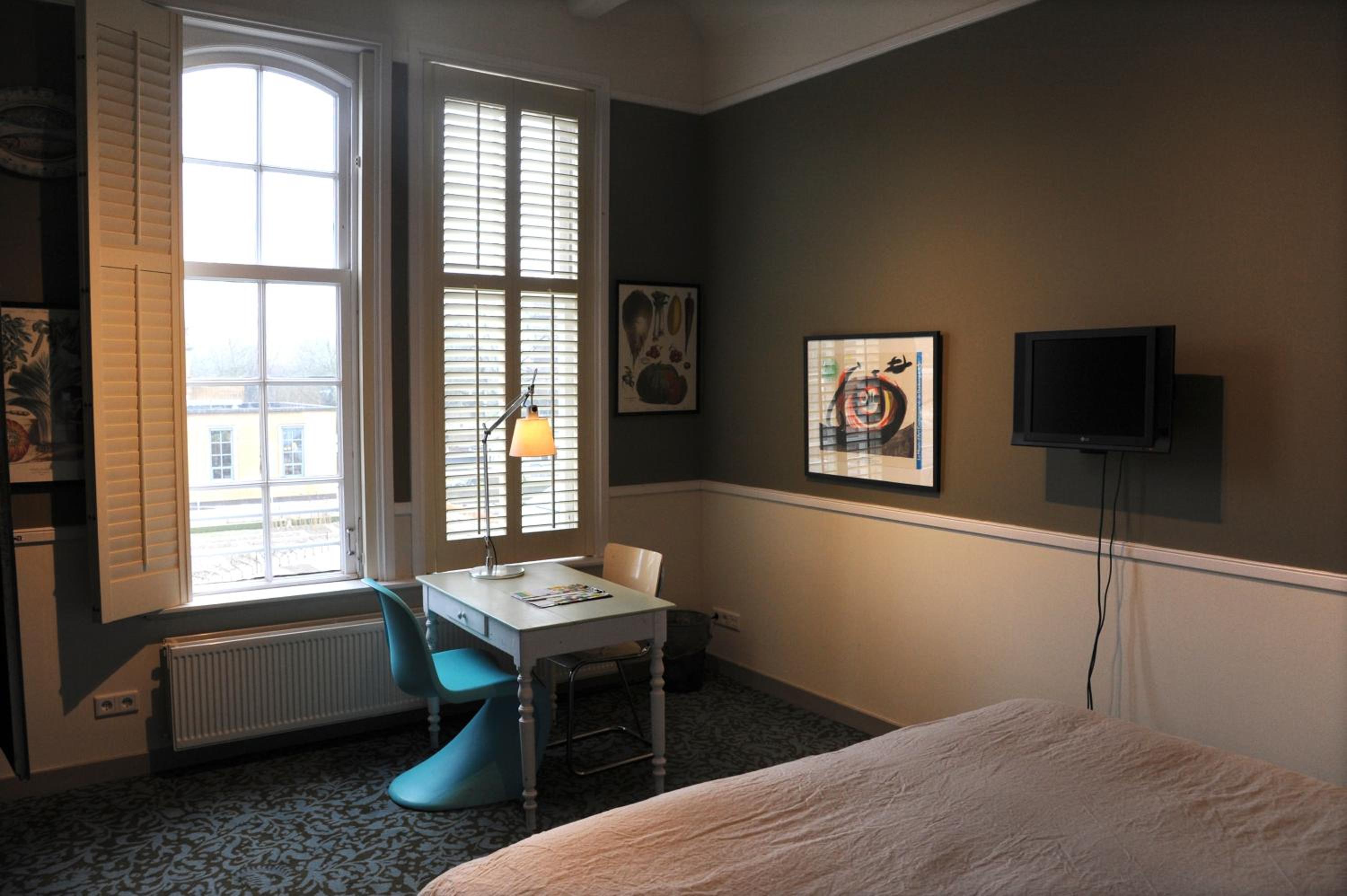 Double Room with Shower - Tower - Photo 4