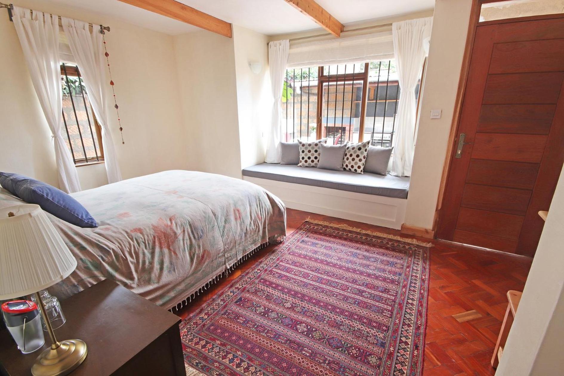 Deluxe Queen Suite - Photo 6