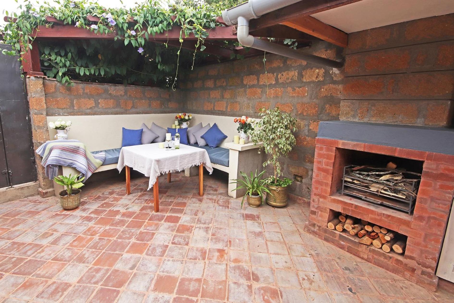 Deluxe Queen Suite - Photo 11