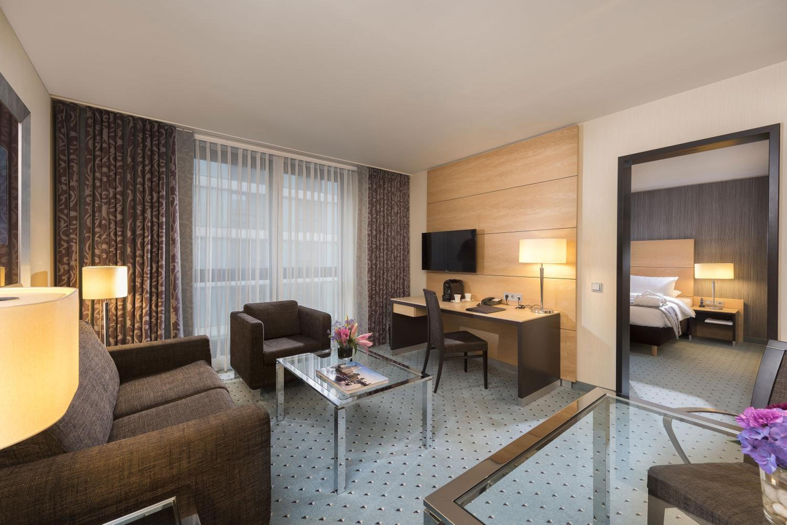 Junior Suite (2 Adults) - Photo 1