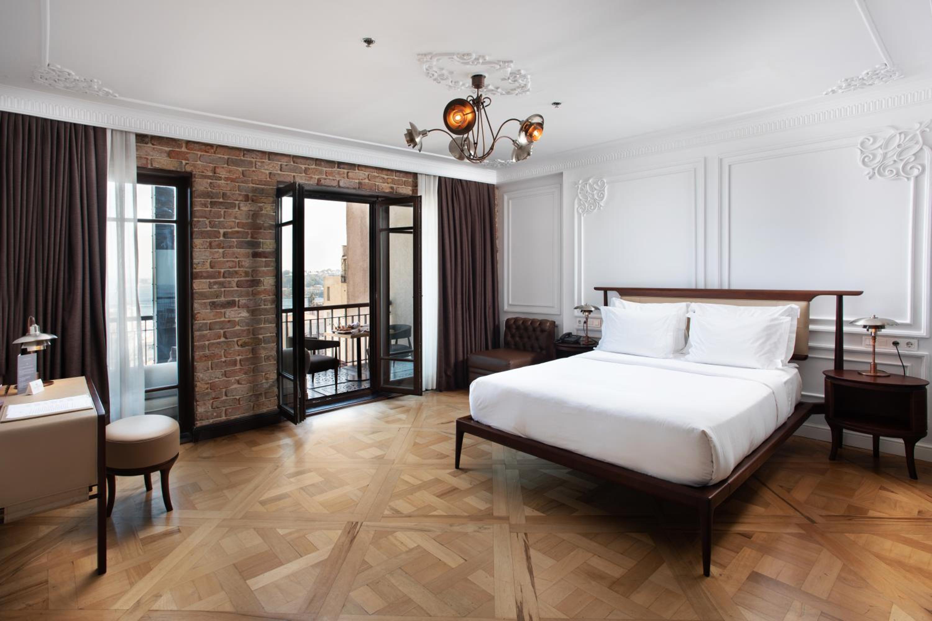 Deluxe Double Room with Balcony and Sea View photo 2