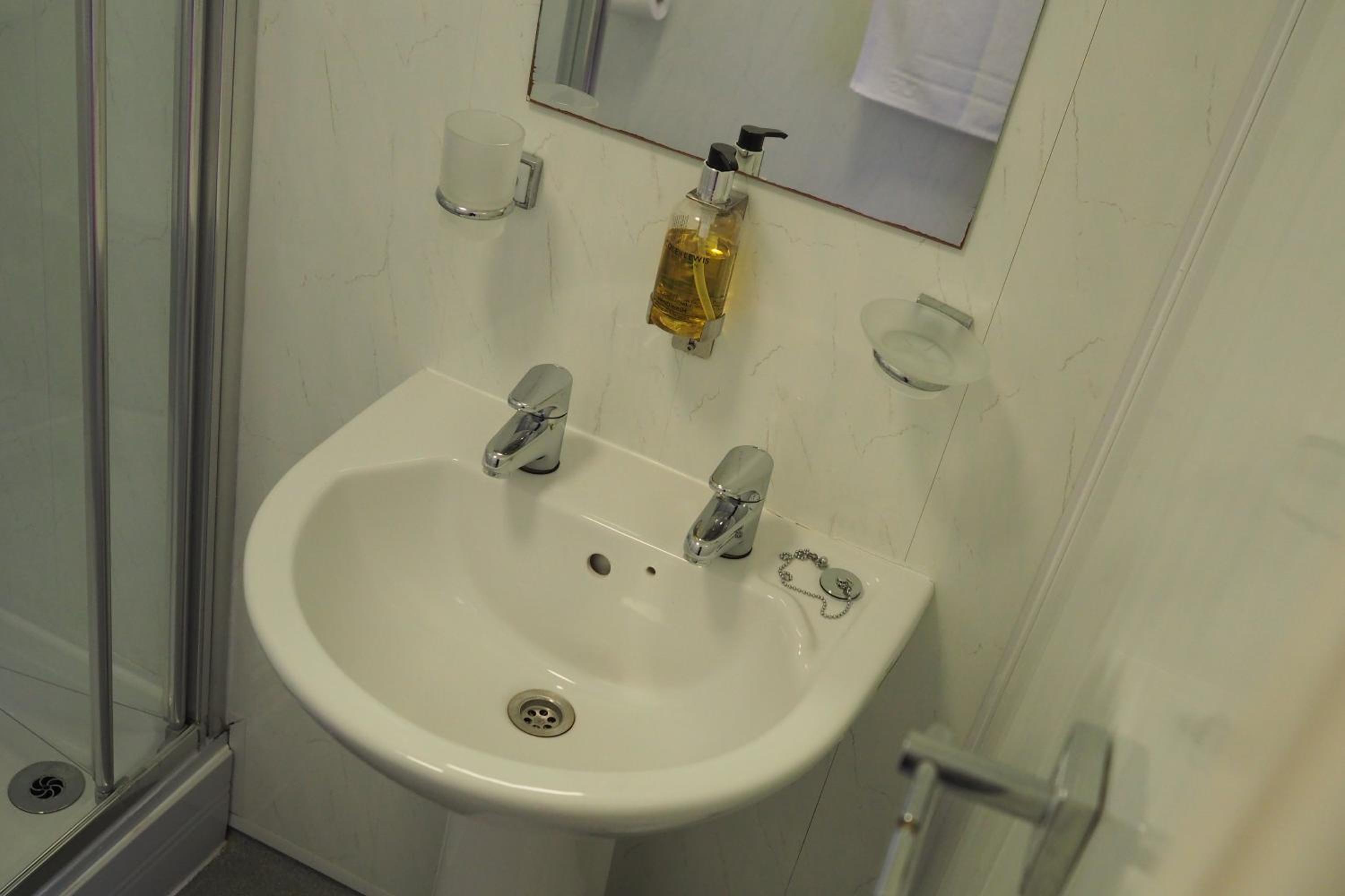 Single Room photo 2
