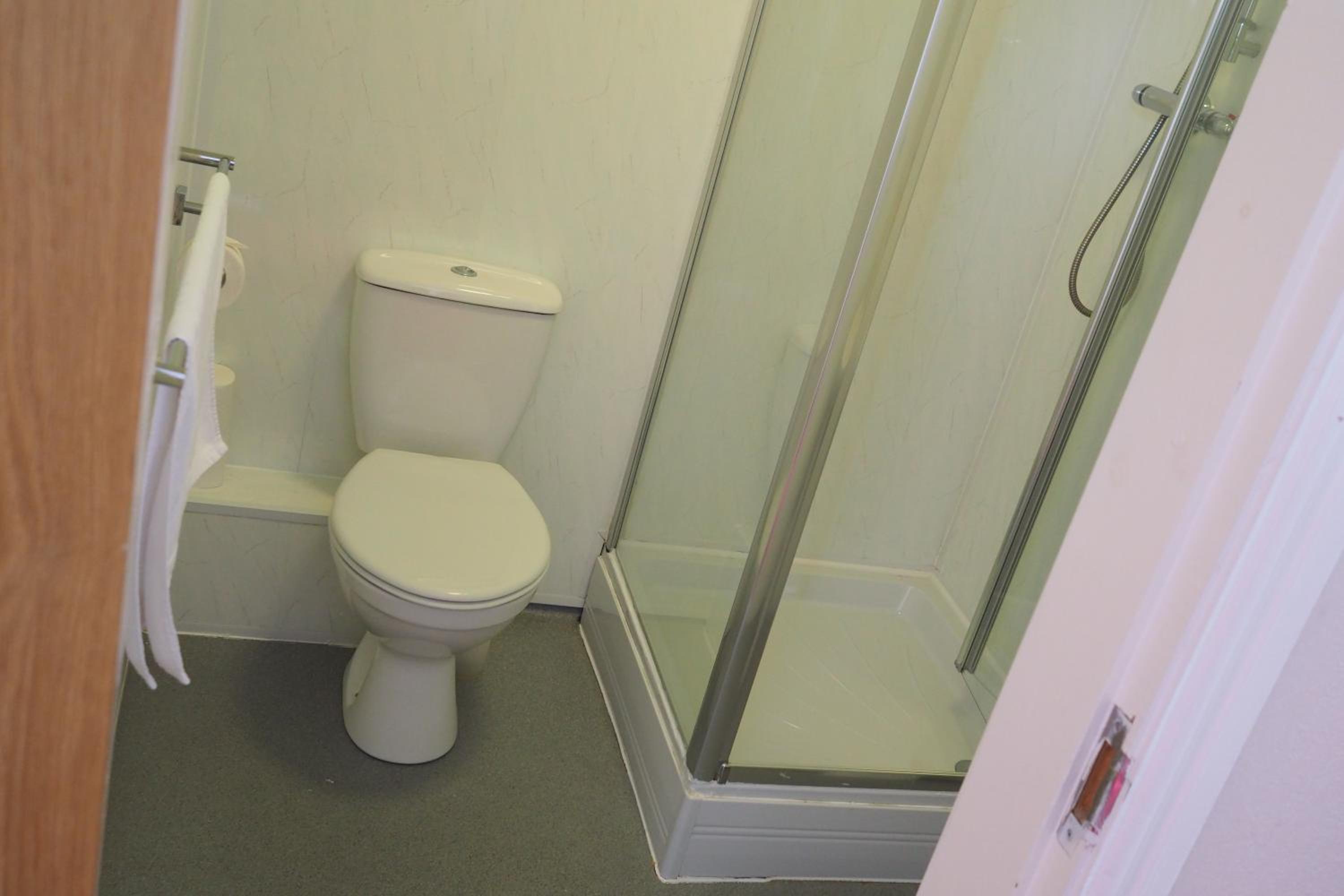 Large Double Room photo 3