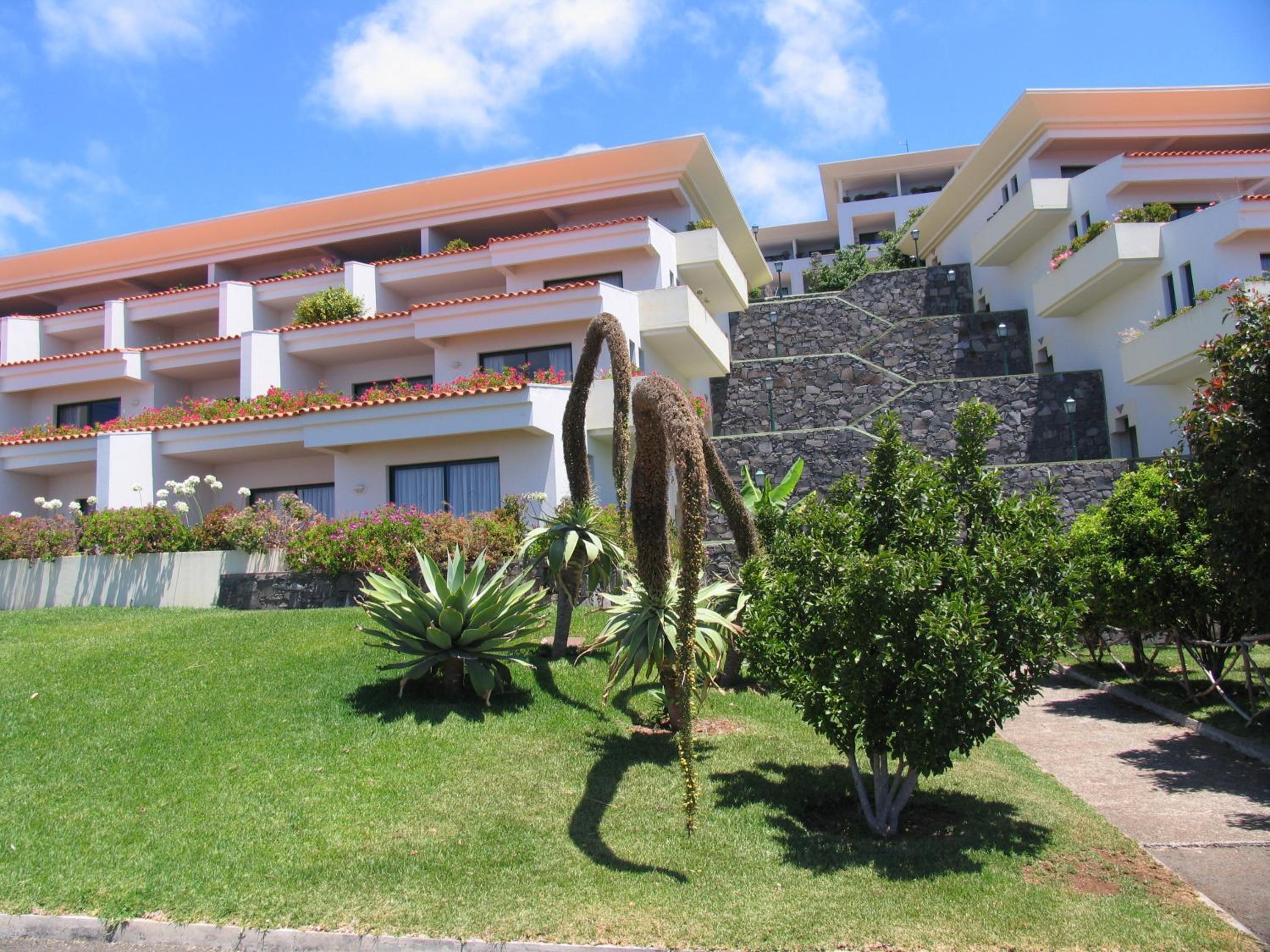 One-Bedroom Apartment with Balcony and Sea View photo 2