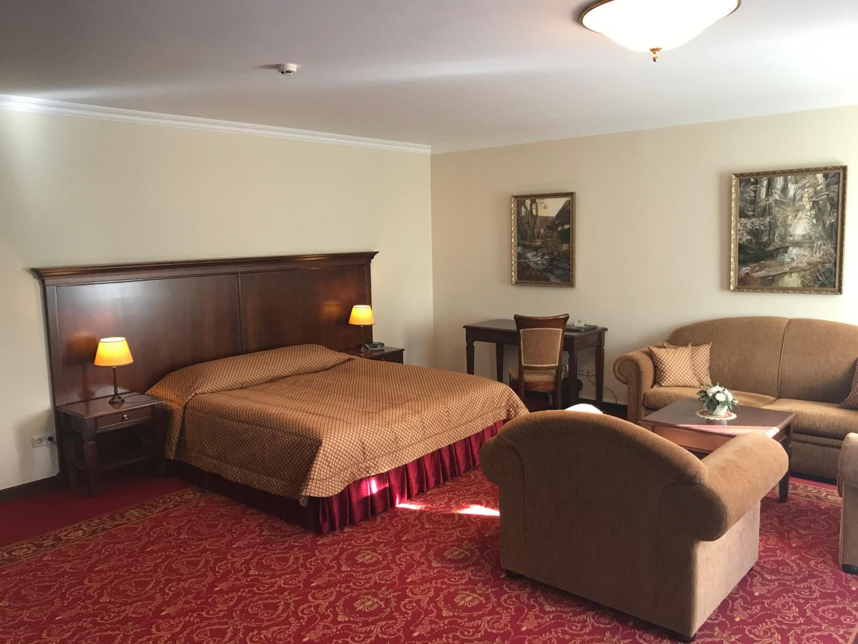 Deluxe Double Room with Balcony photo 1
