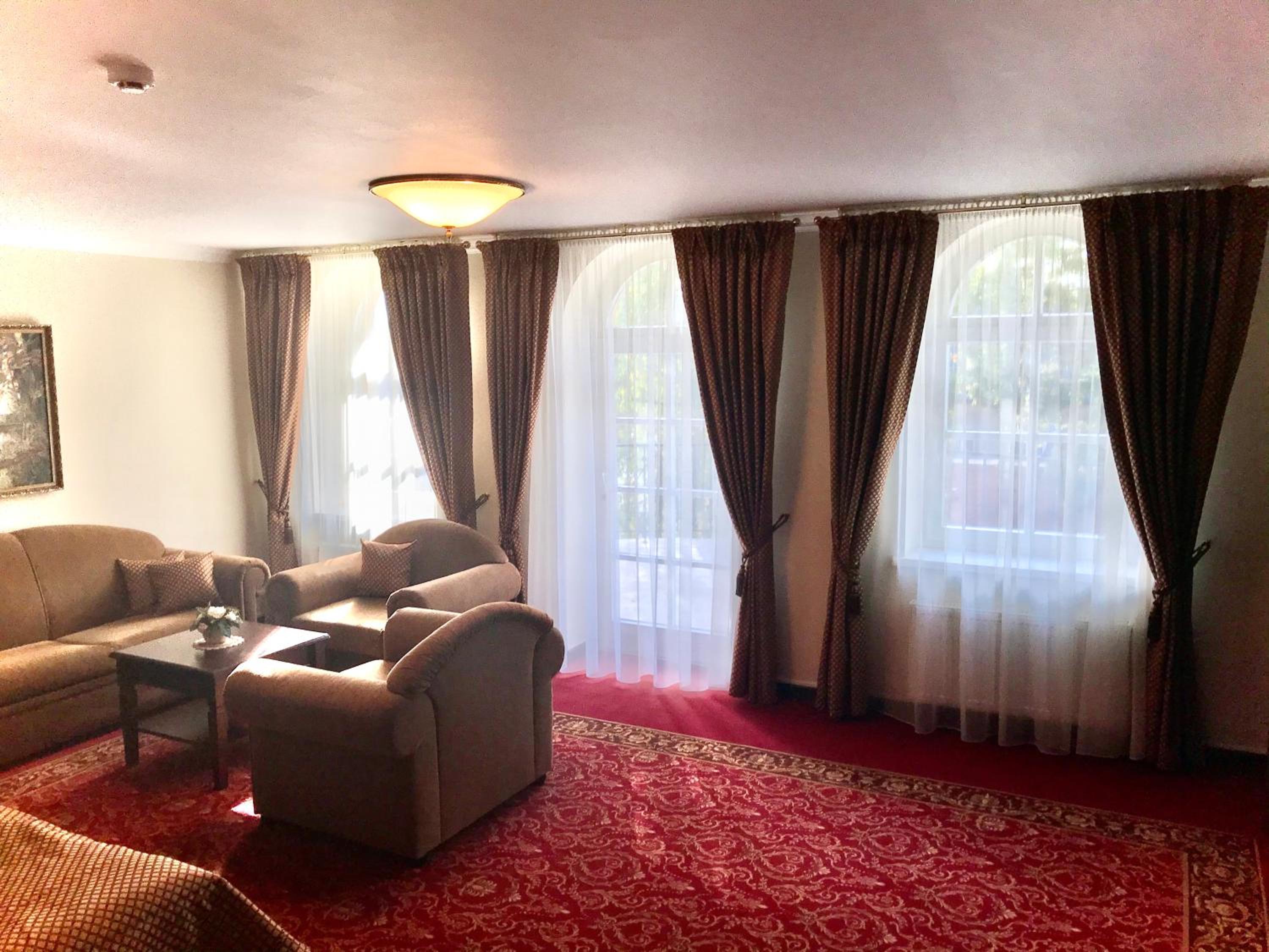 Deluxe Double Room with Balcony photo 3