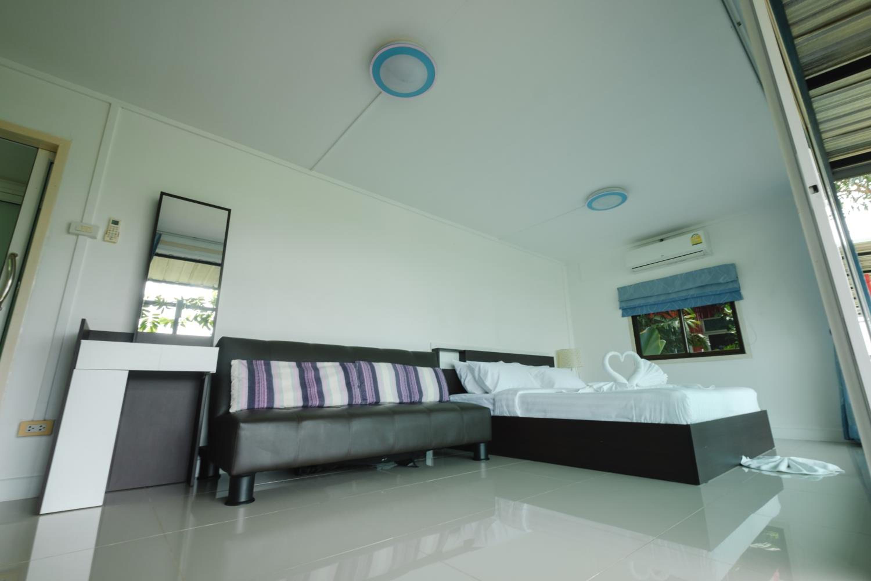Container House  - Photo 13