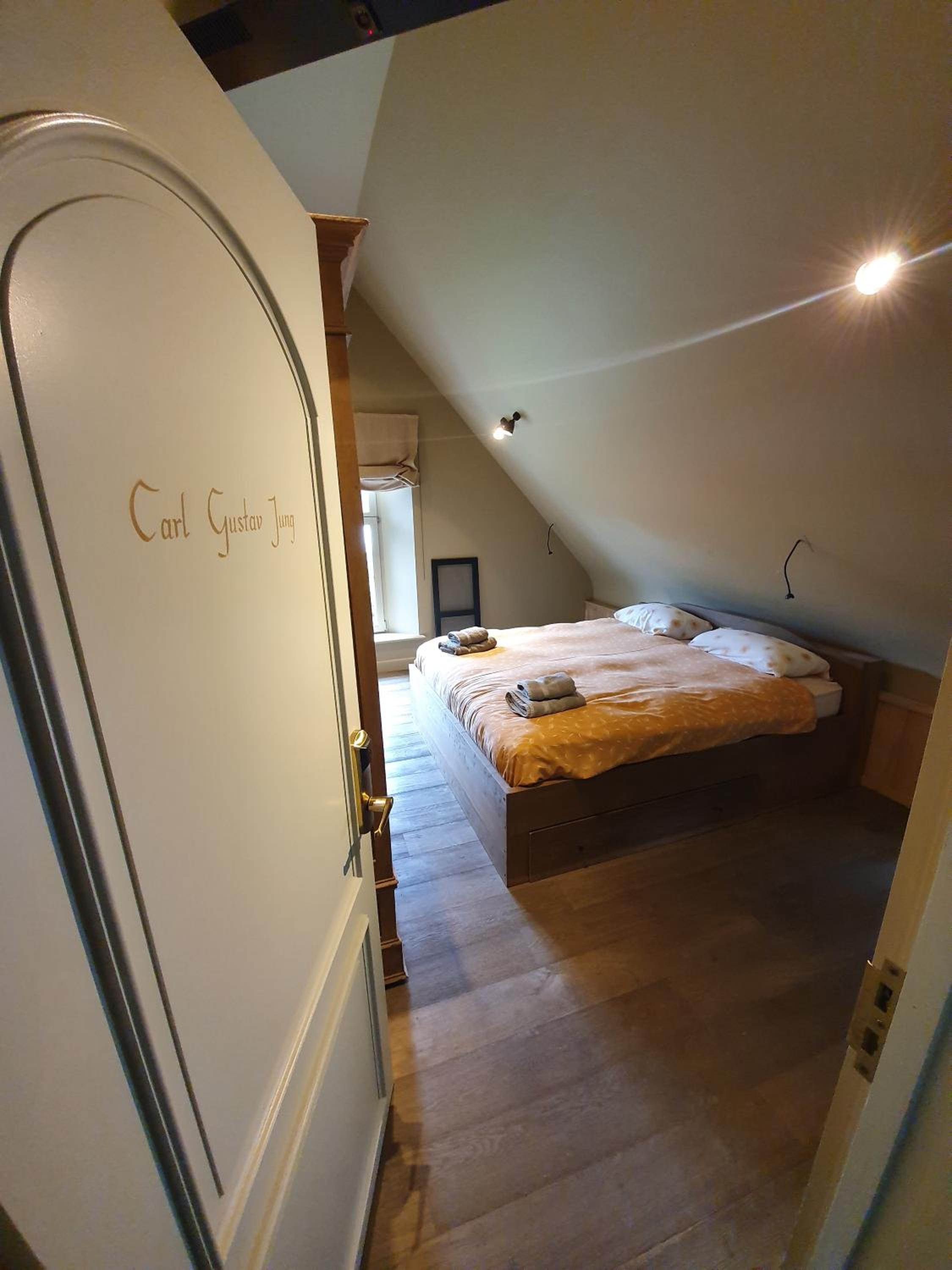 Deluxe Single Room