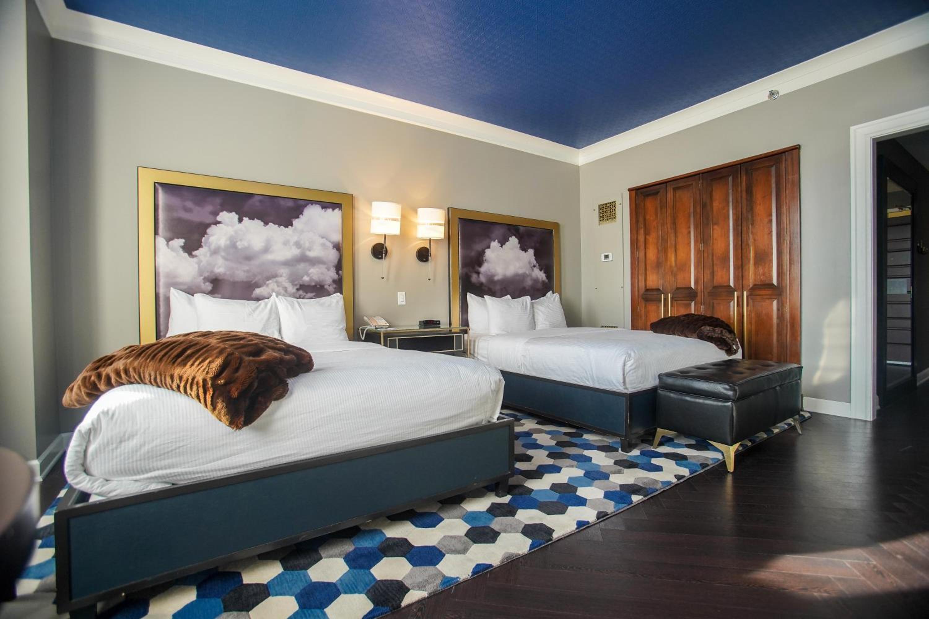 Deluxe Queen Room