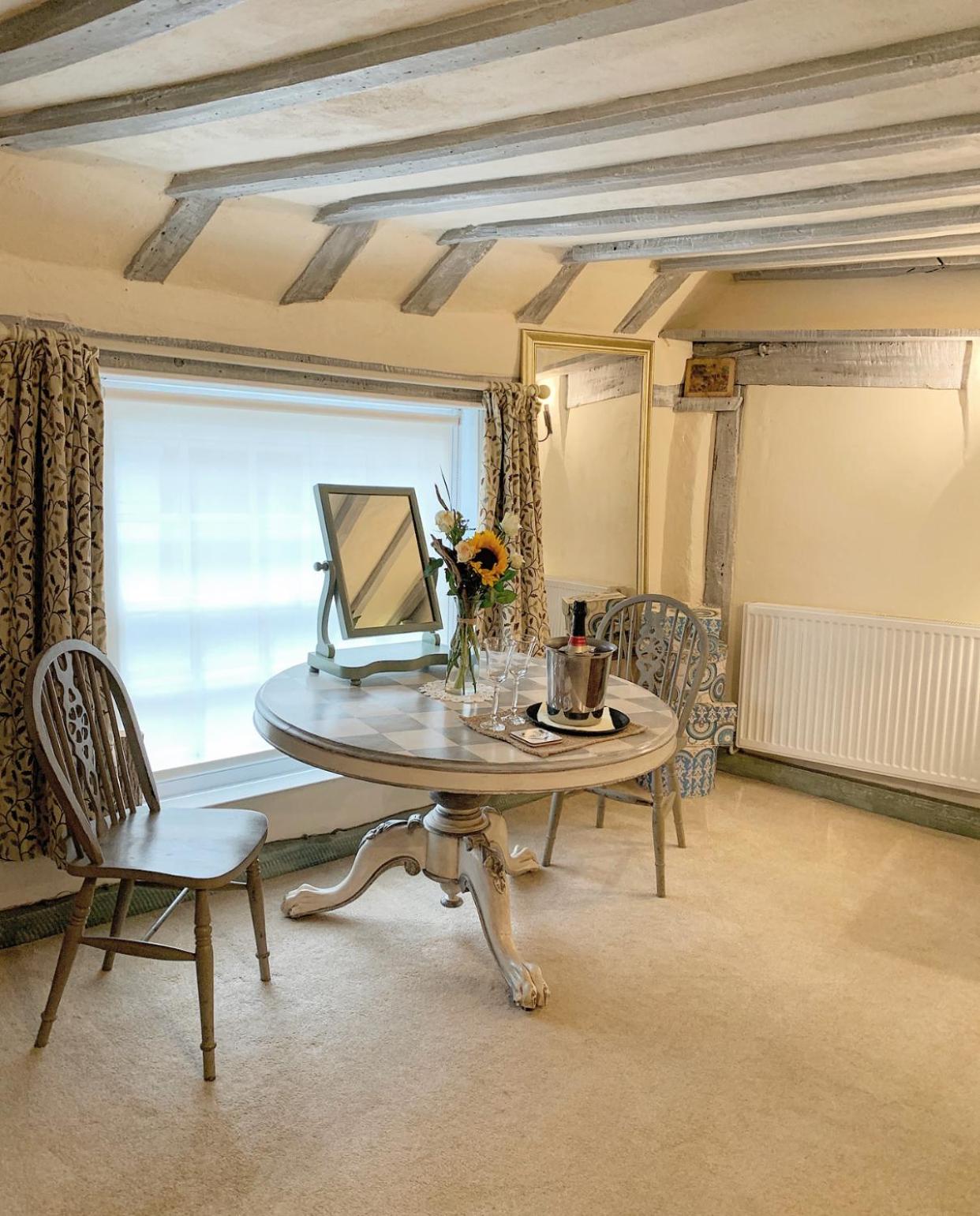 Superior King Room - Photo 4