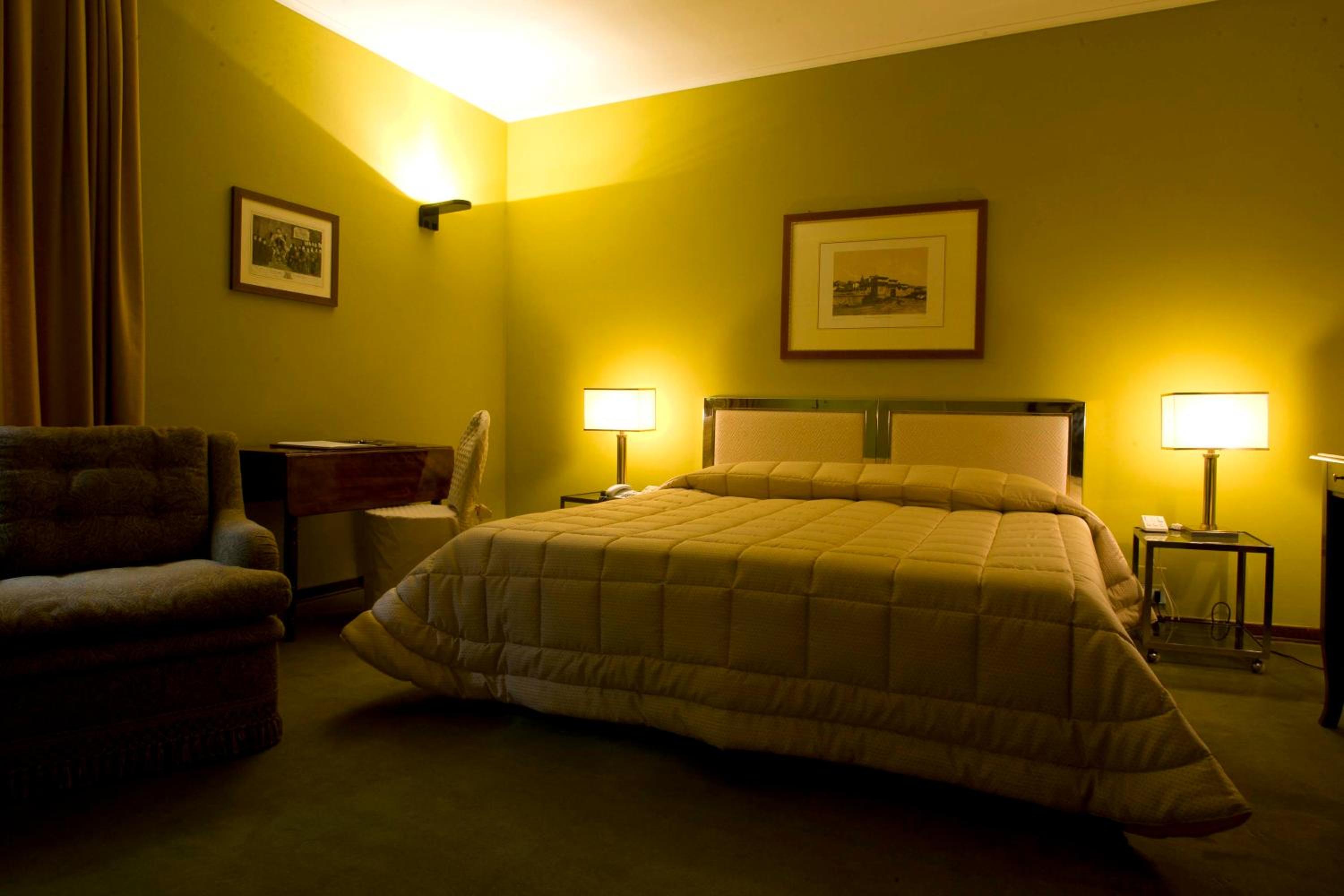 Standard Double Room - Photo 8