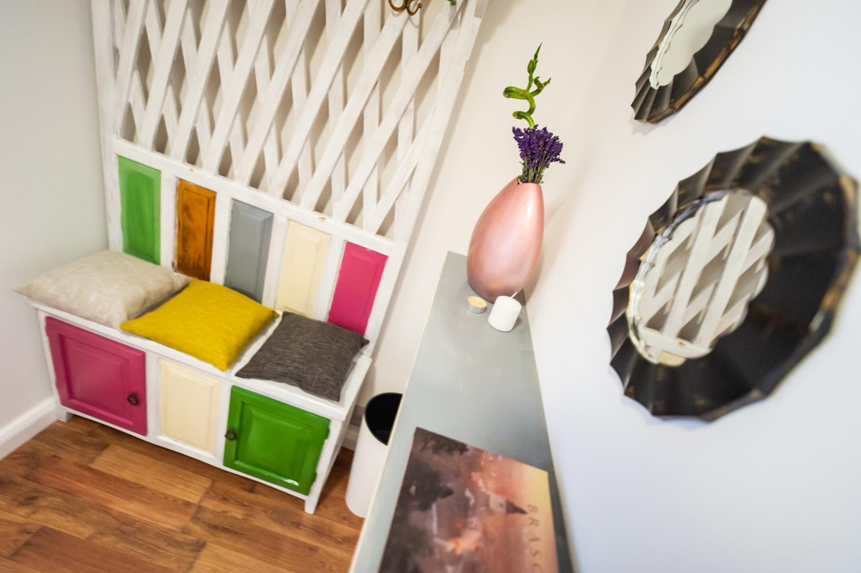 One-Bedroom Apartment - Photo 3