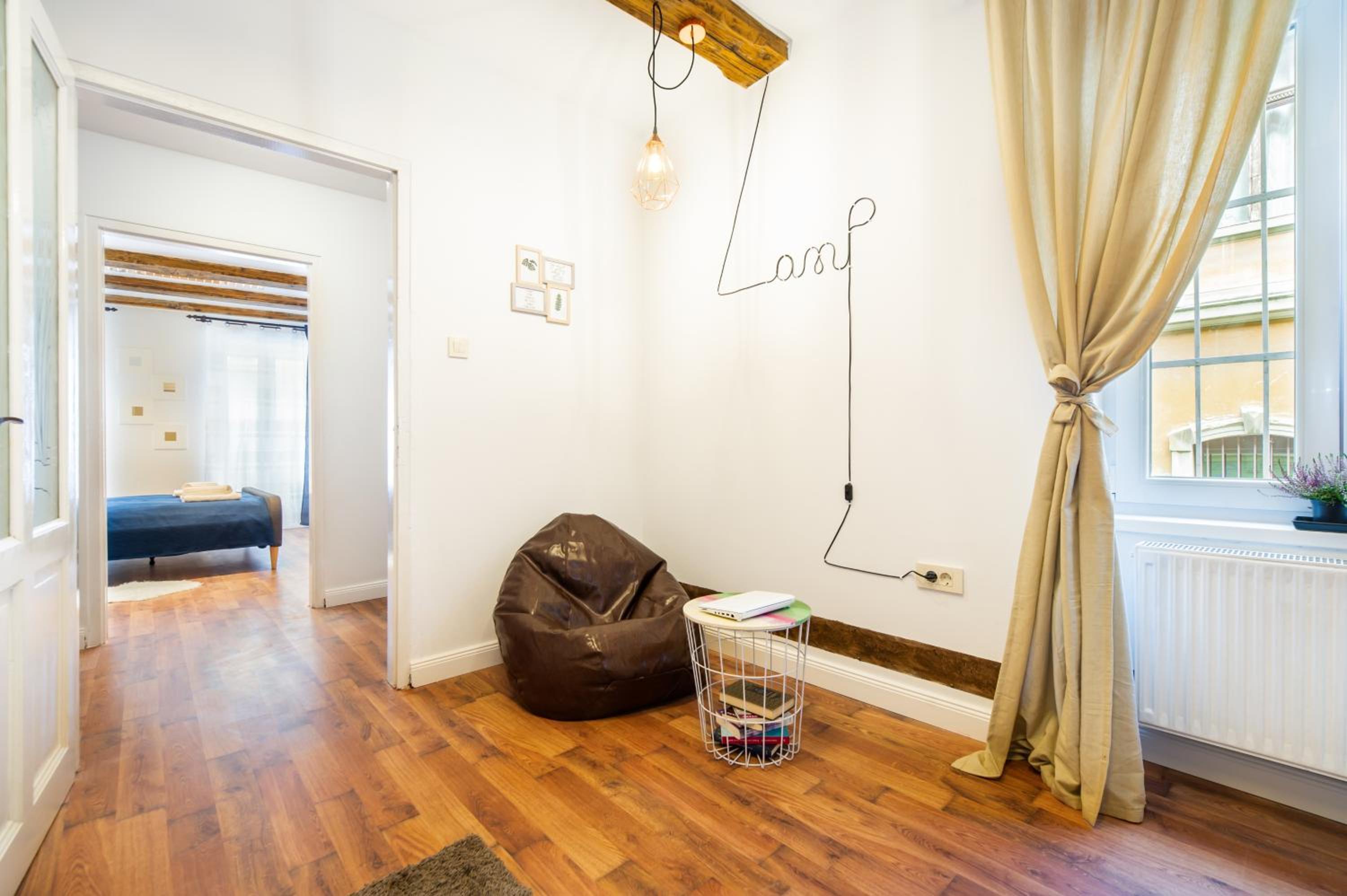 One-Bedroom Apartment - Photo 6