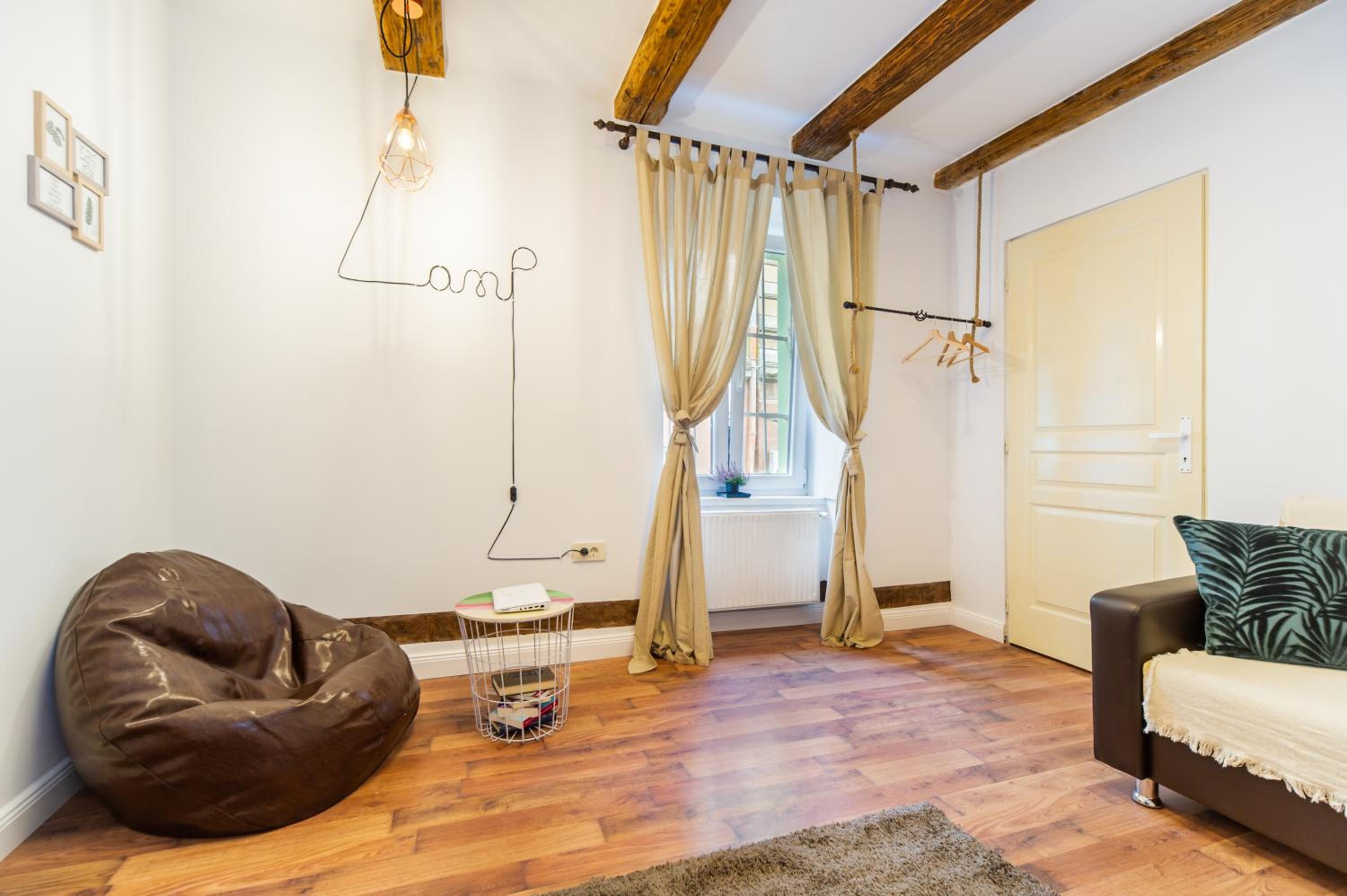 One-Bedroom Apartment - Photo 7