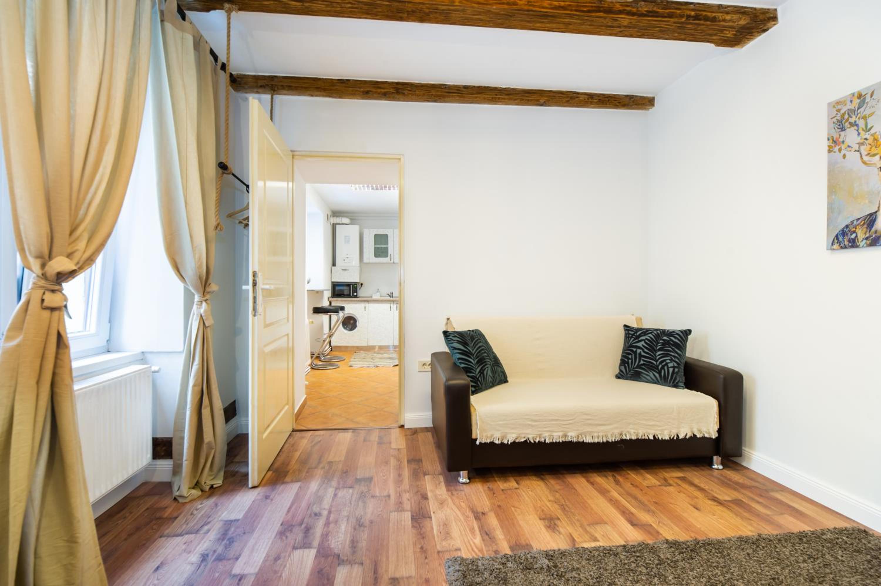 One-Bedroom Apartment - Photo 8