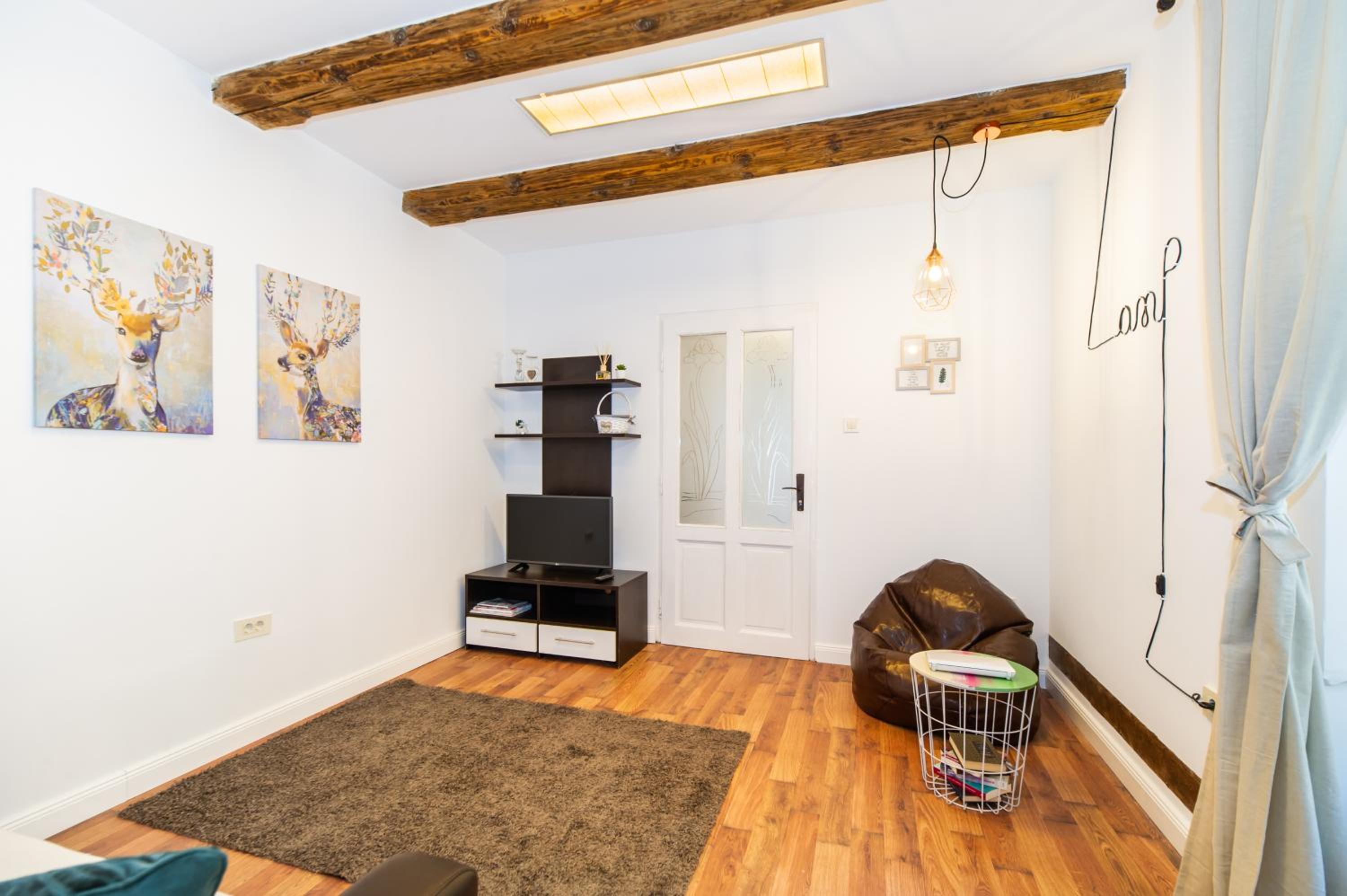 One-Bedroom Apartment - Photo 9