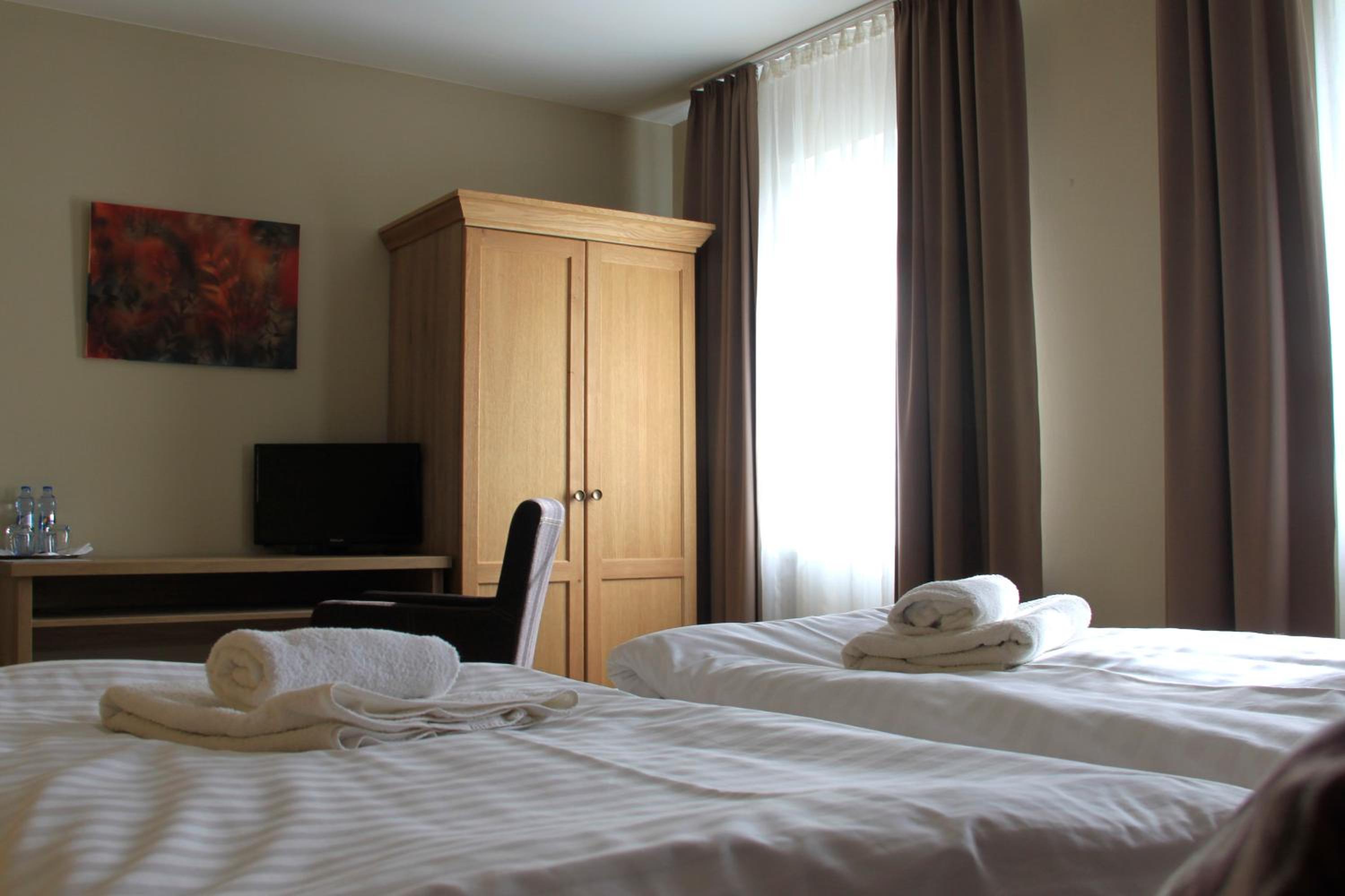 Deluxe Twin Room photo 2