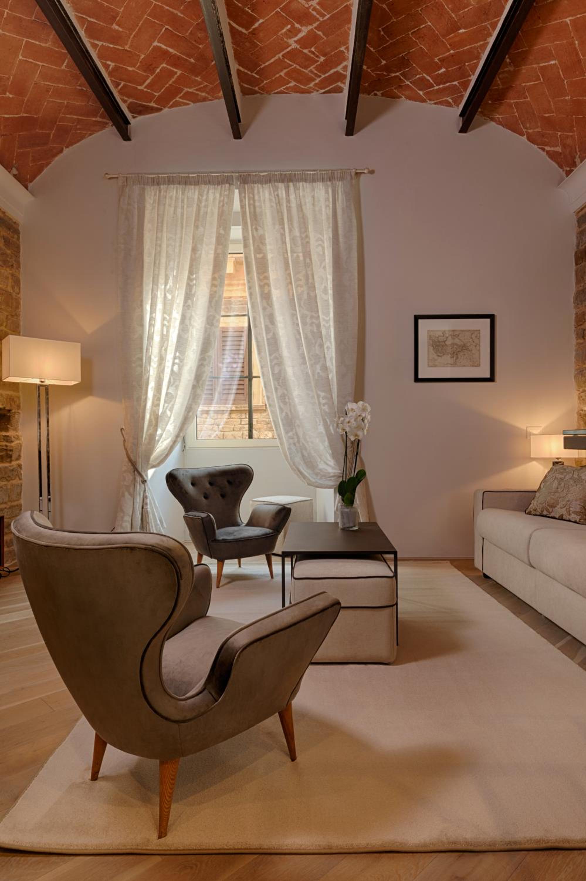 Machiavelli - Suite with Partial Duomo View