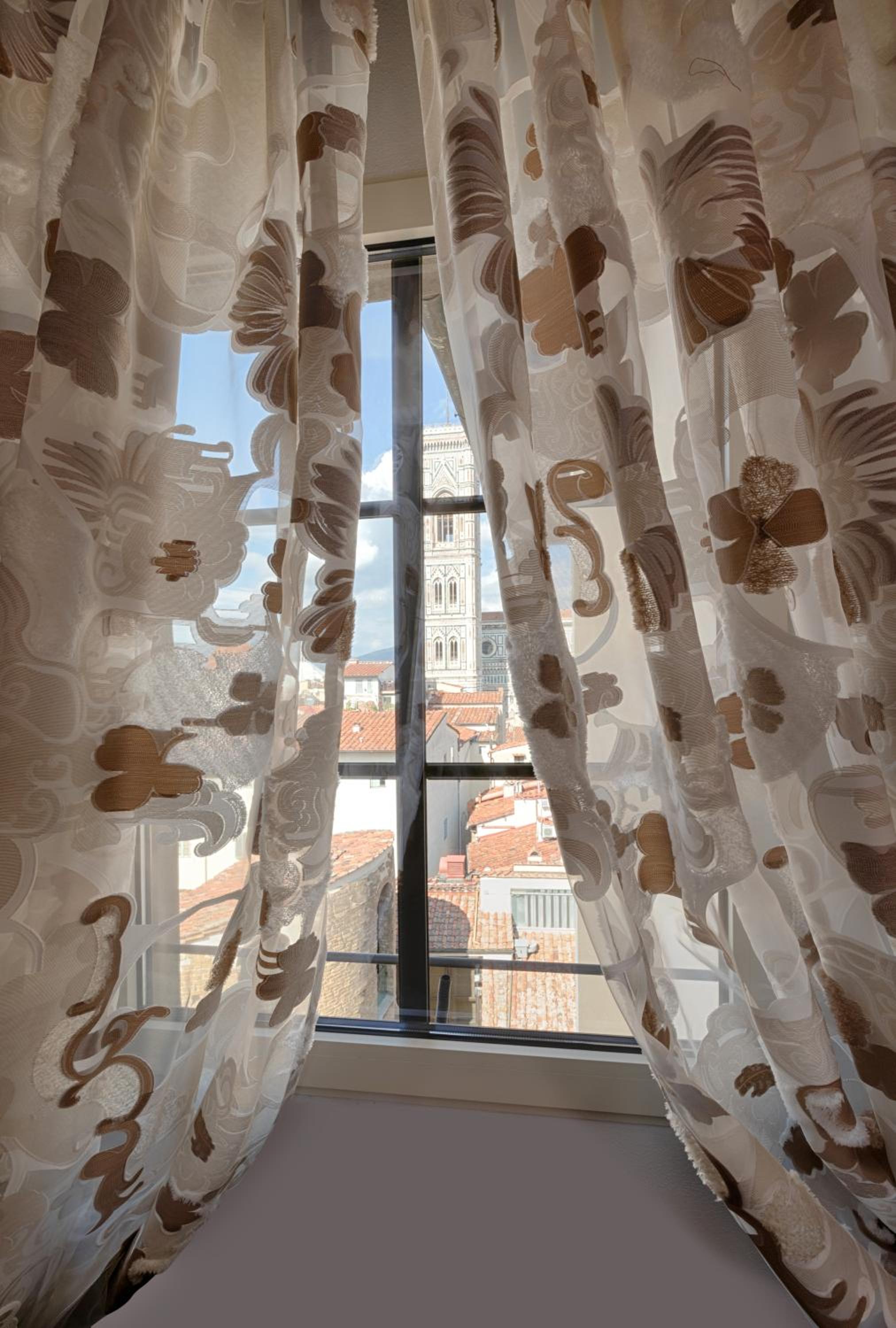 Lorenzo il Magnifico - Deluxe Suite Duomo View with Spa Bath thumbnail 6